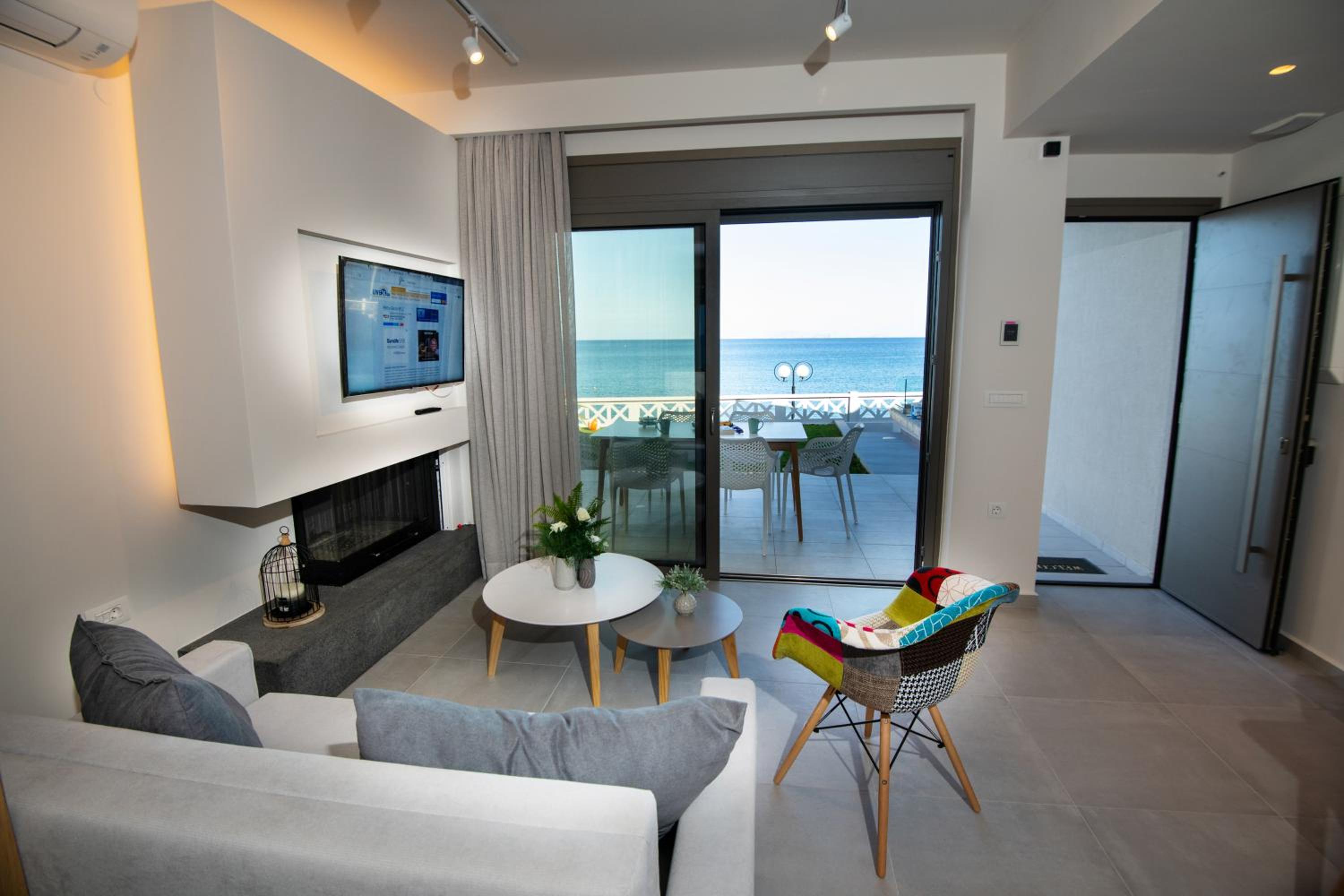 LENICO Seafront Villa view 4