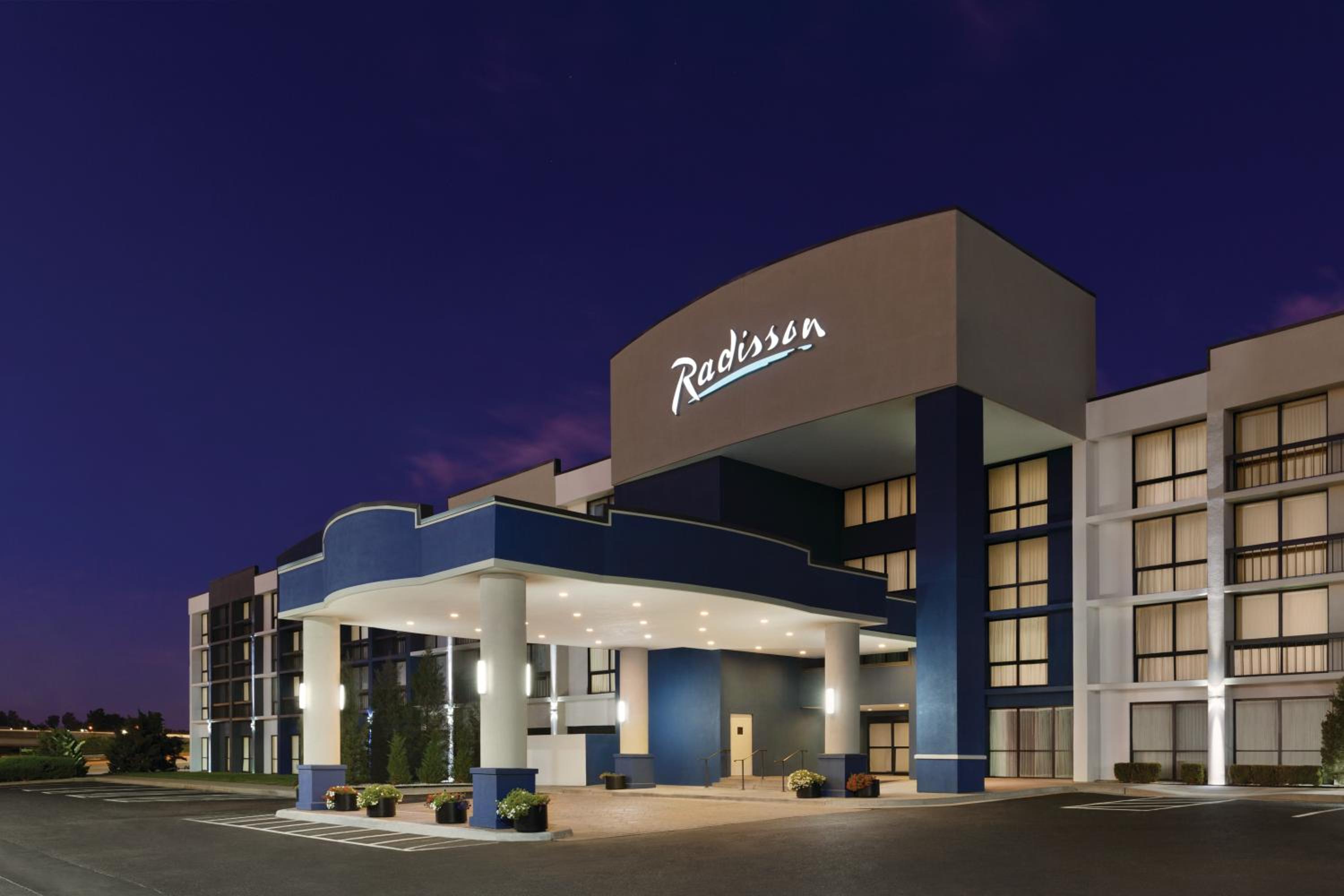 Radisson Hotel Lenexa Overland Park - Property Image 1