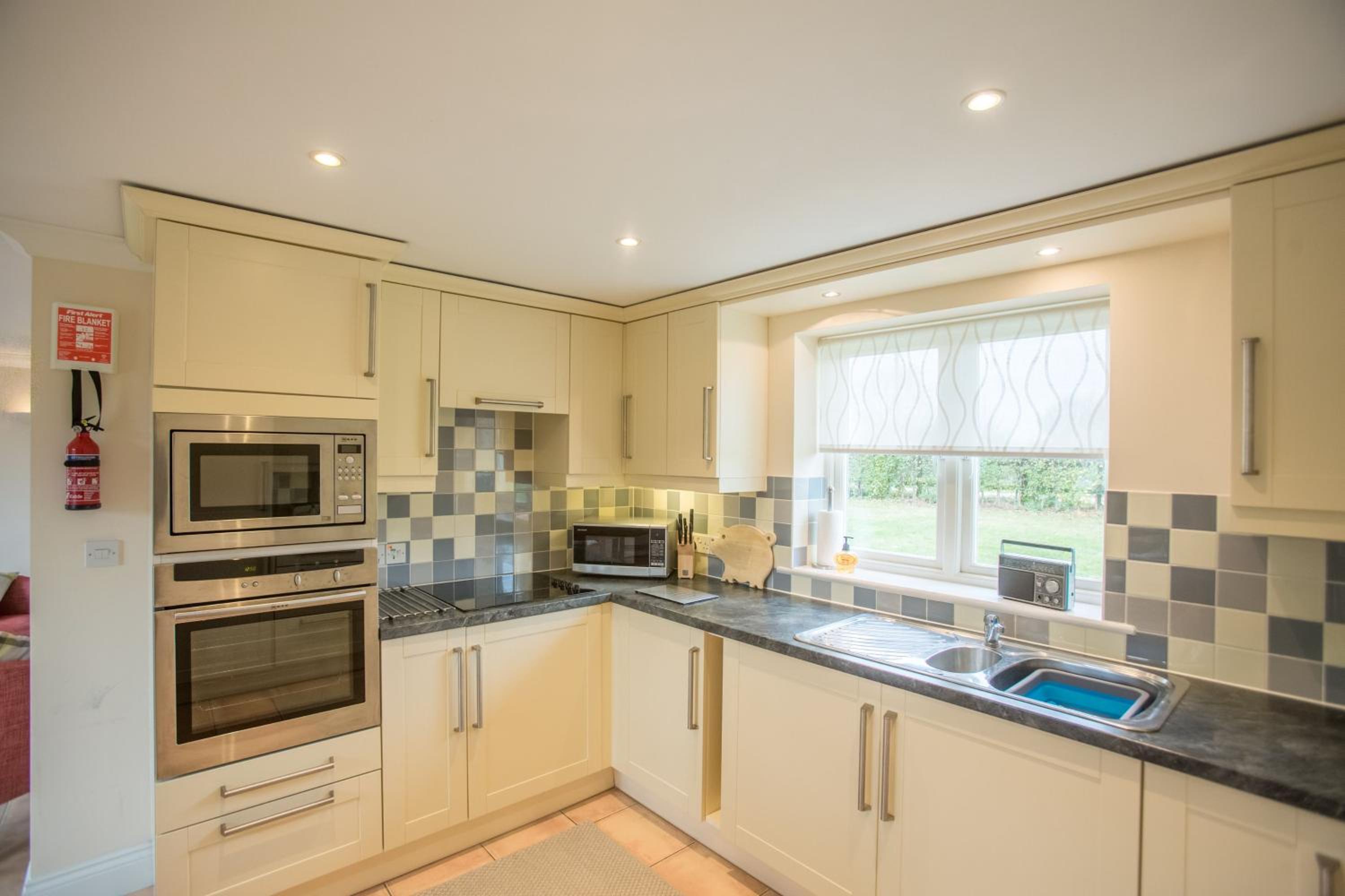 2 Hazelwood - 2 bedroom house near Aldeburgh & Snape Maltings - Aldeburgh Coastal Cottages view 4