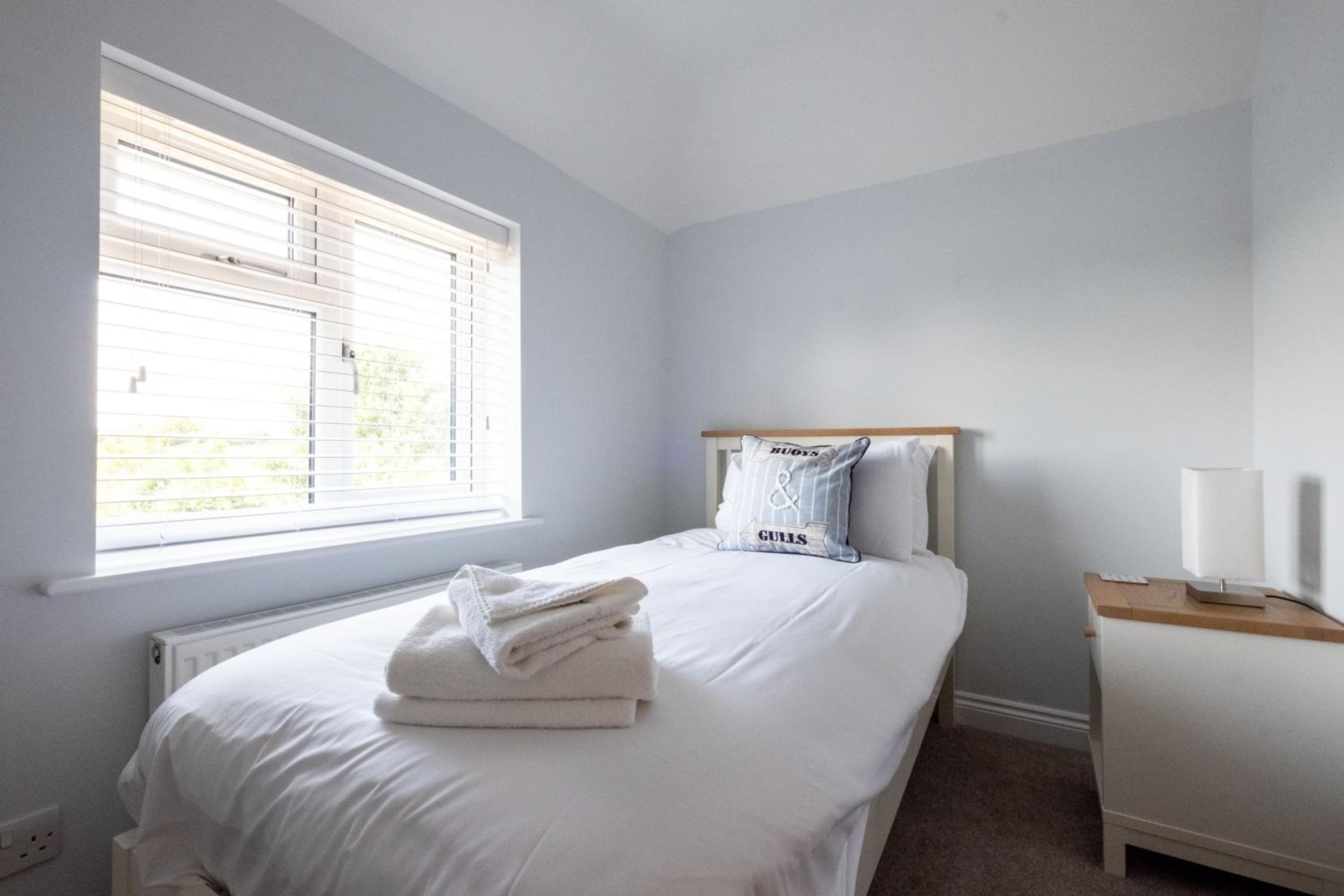 Pigwig Cottage, Thorpeness view 4