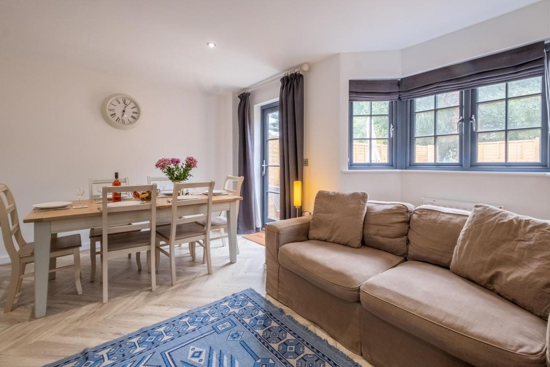 5 Oakes Court view 2
