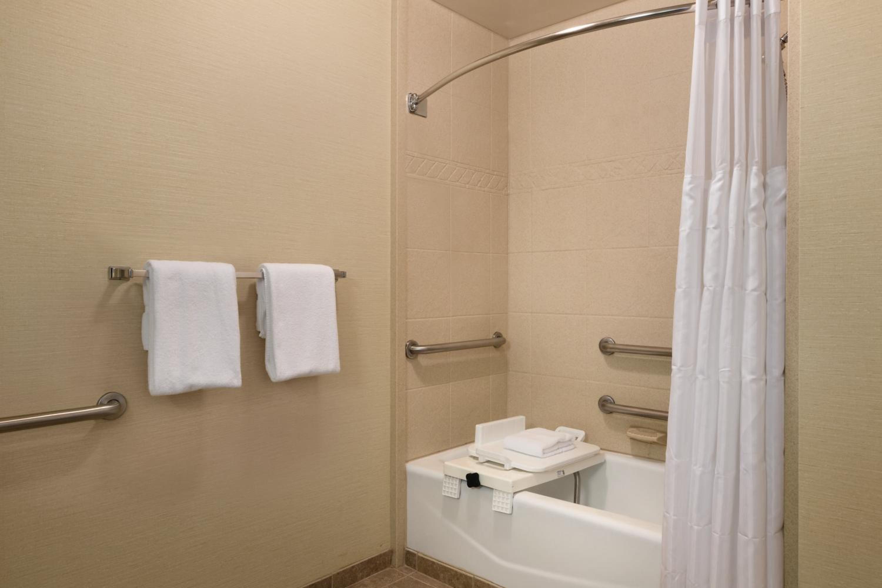 Radisson Hotel Lenexa Overland Park - Property Image 29