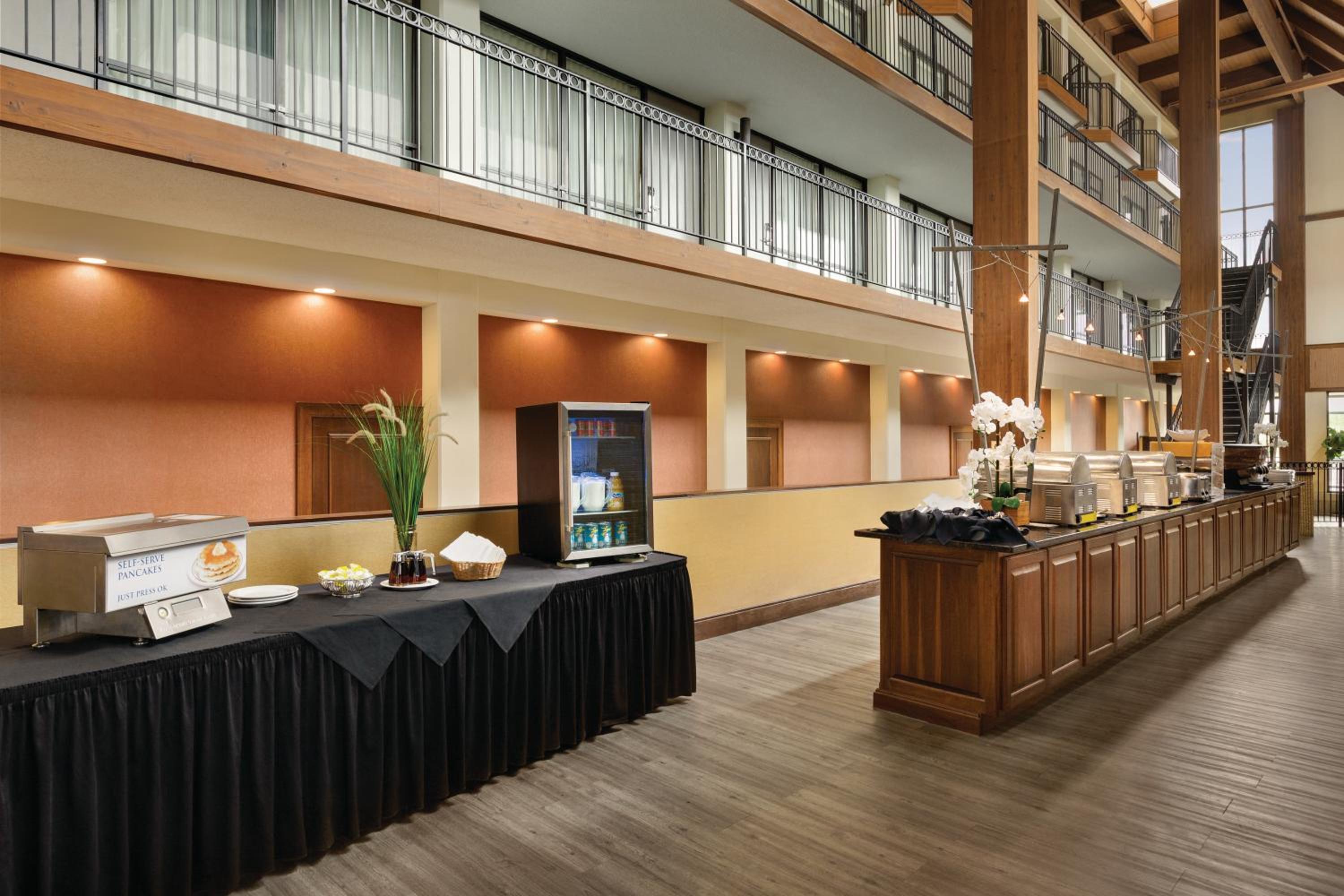 Radisson Hotel Lenexa Overland Park - Property Image 2
