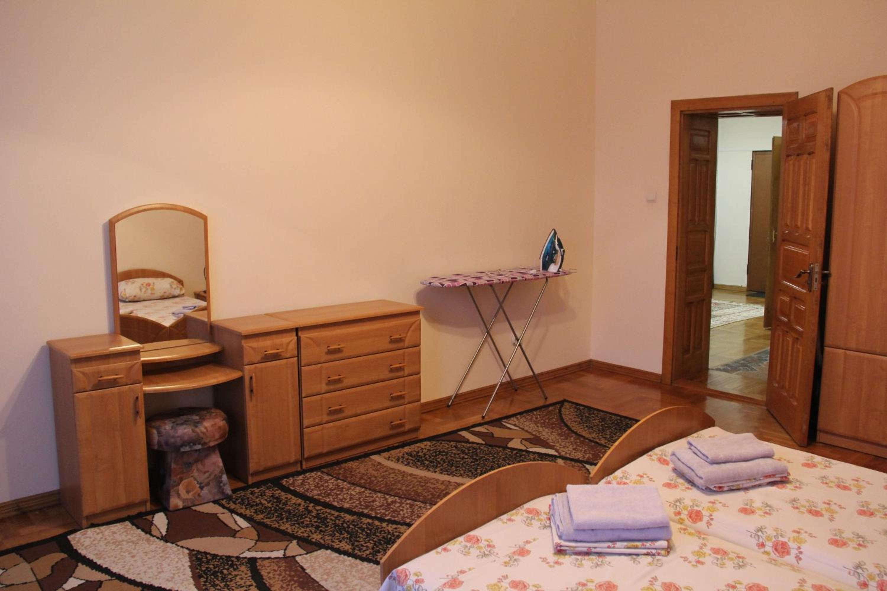 Apartments Domovik ,Kirilla i Mefodiya, 5