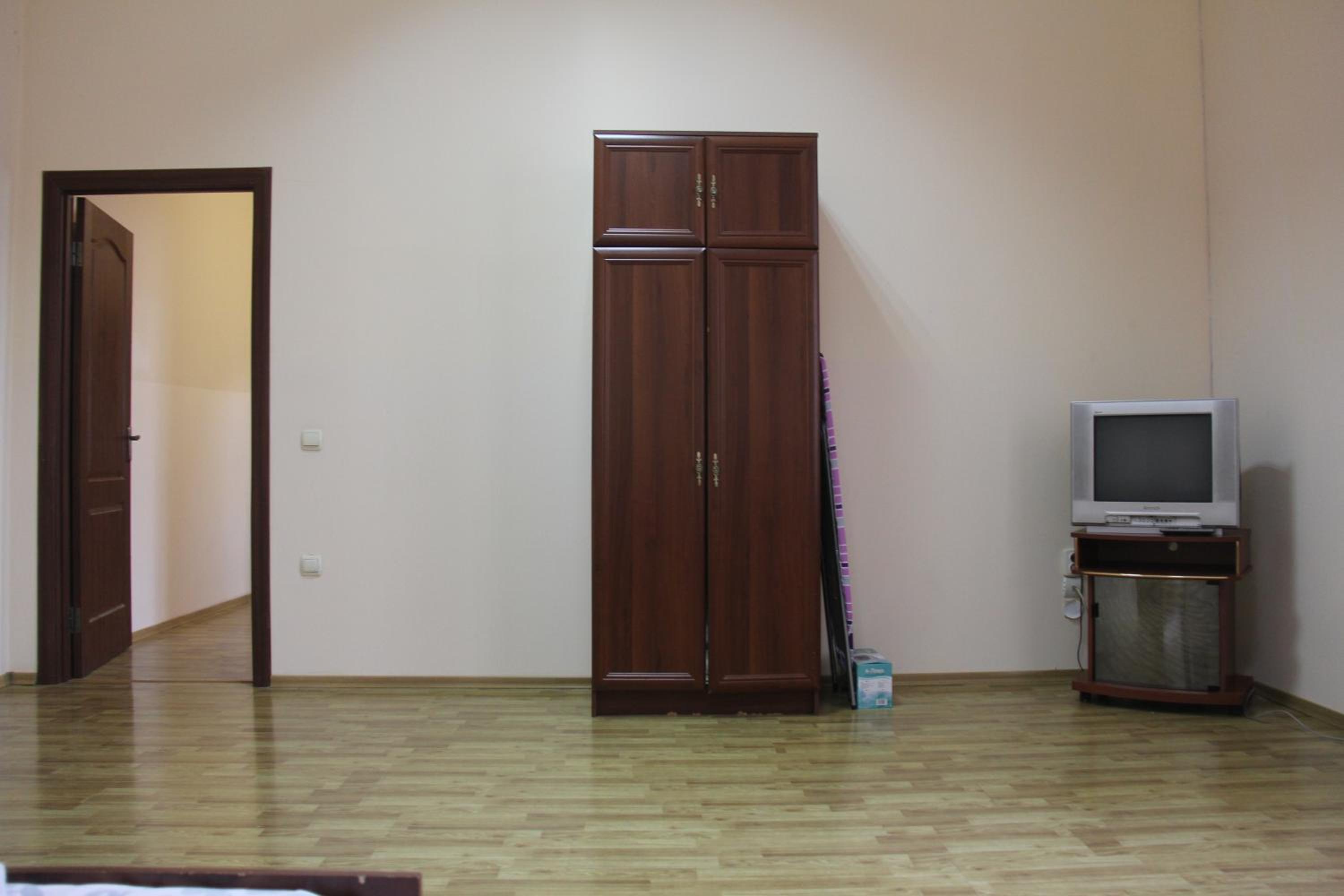 Apartments Domovik ,Kirilla i Mefodiya, 5