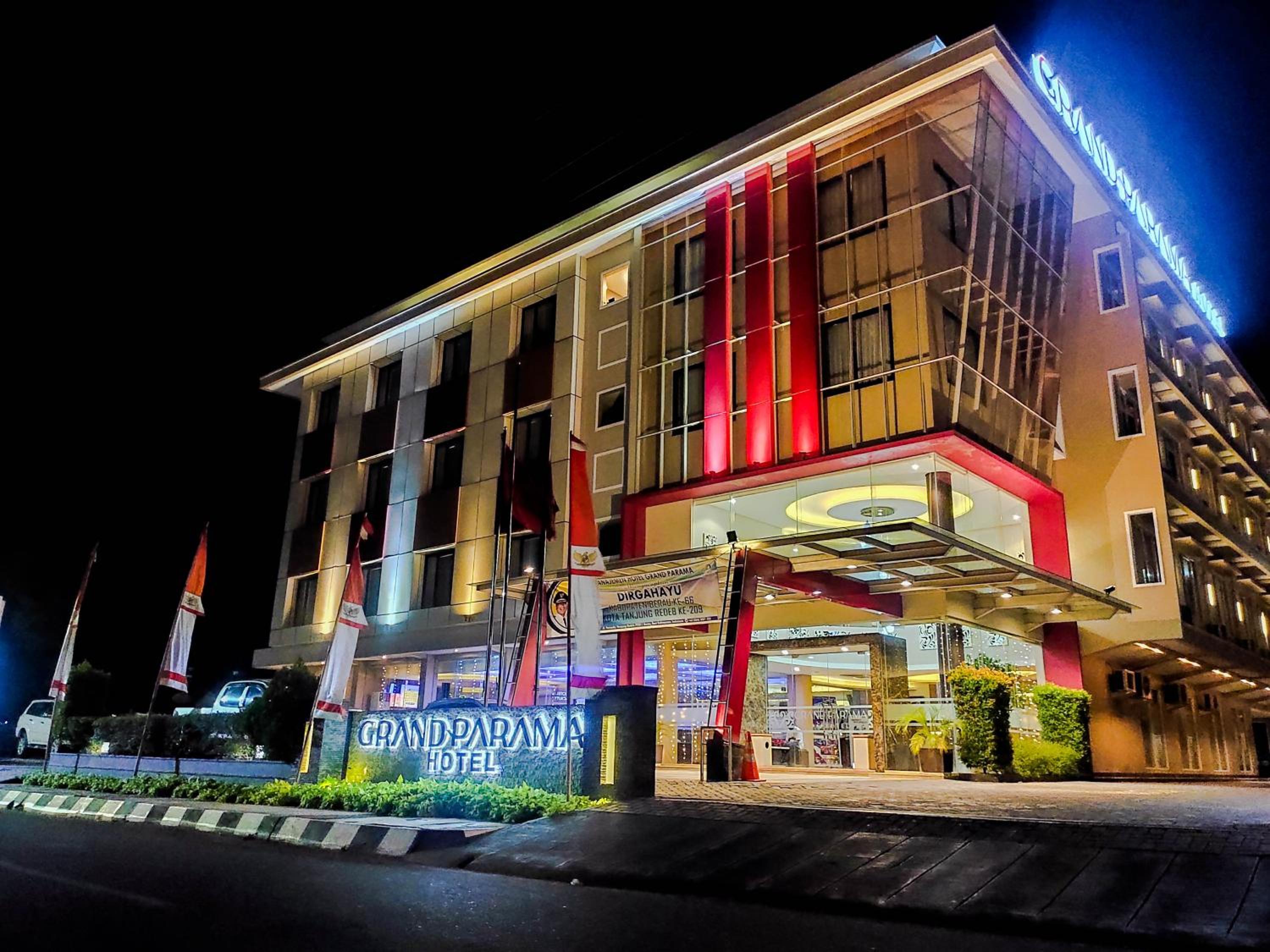 Hotel Grand Parama Hotel - Image 1