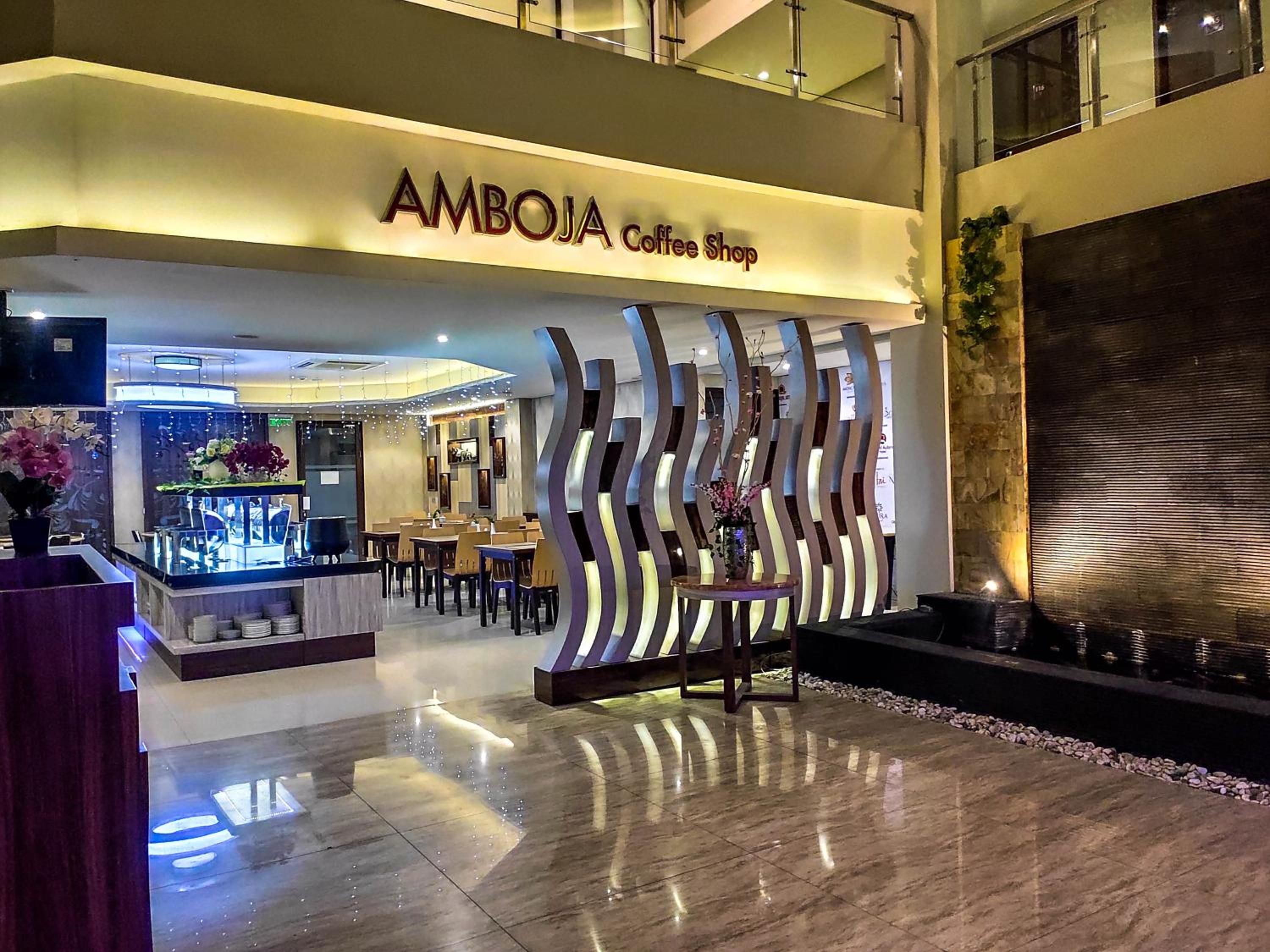 Grand Parama Hotel