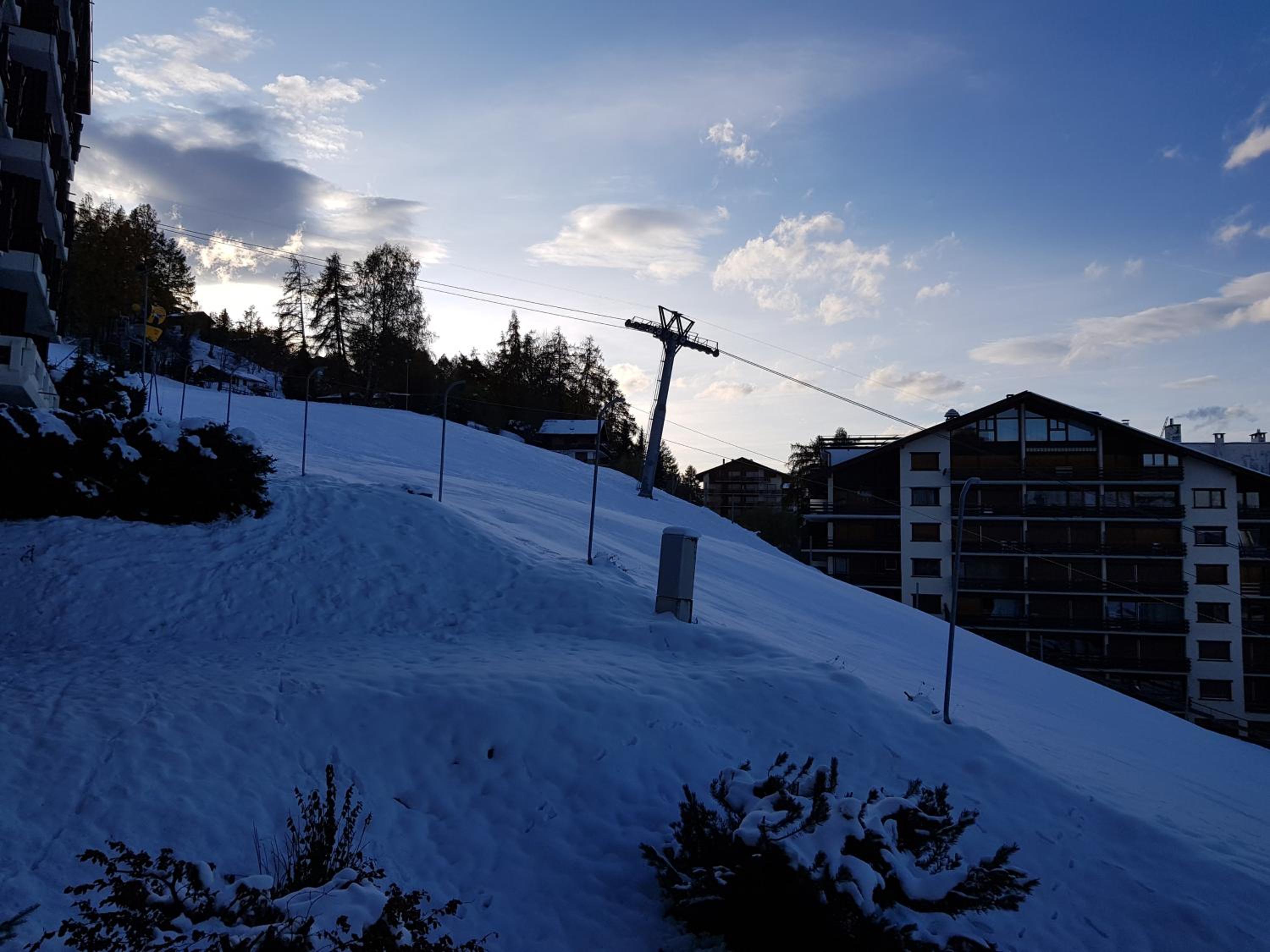 Studio Hauts-de-Nendaz G2 ski in-out view 5