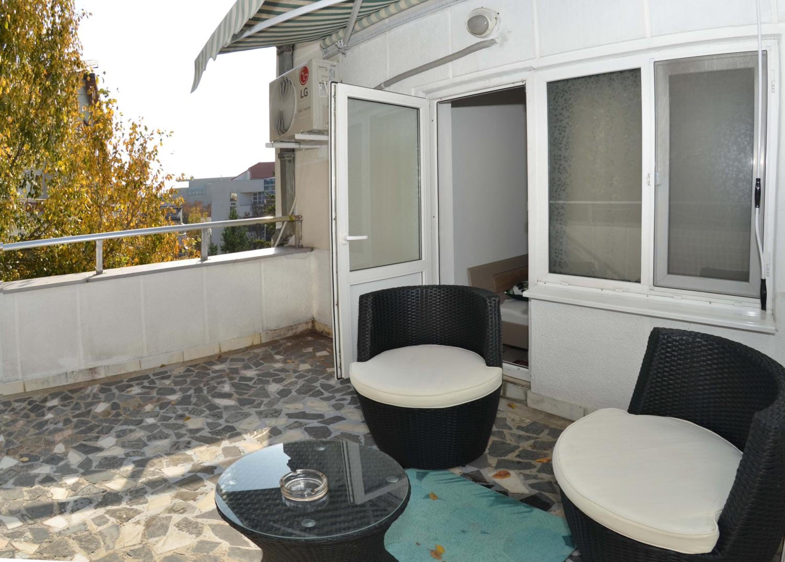 Vila A&B view 2
