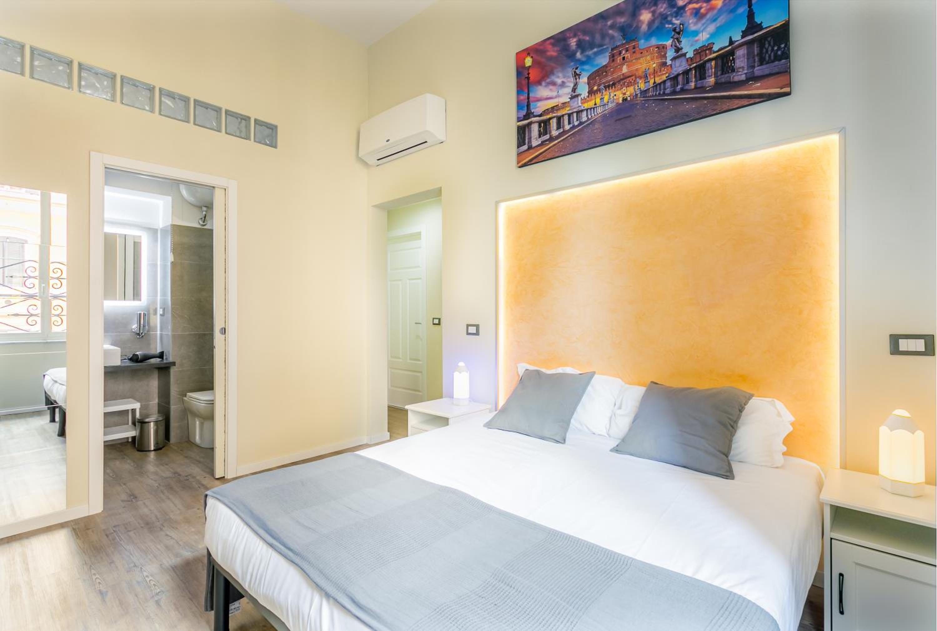 AmoRoma Suite