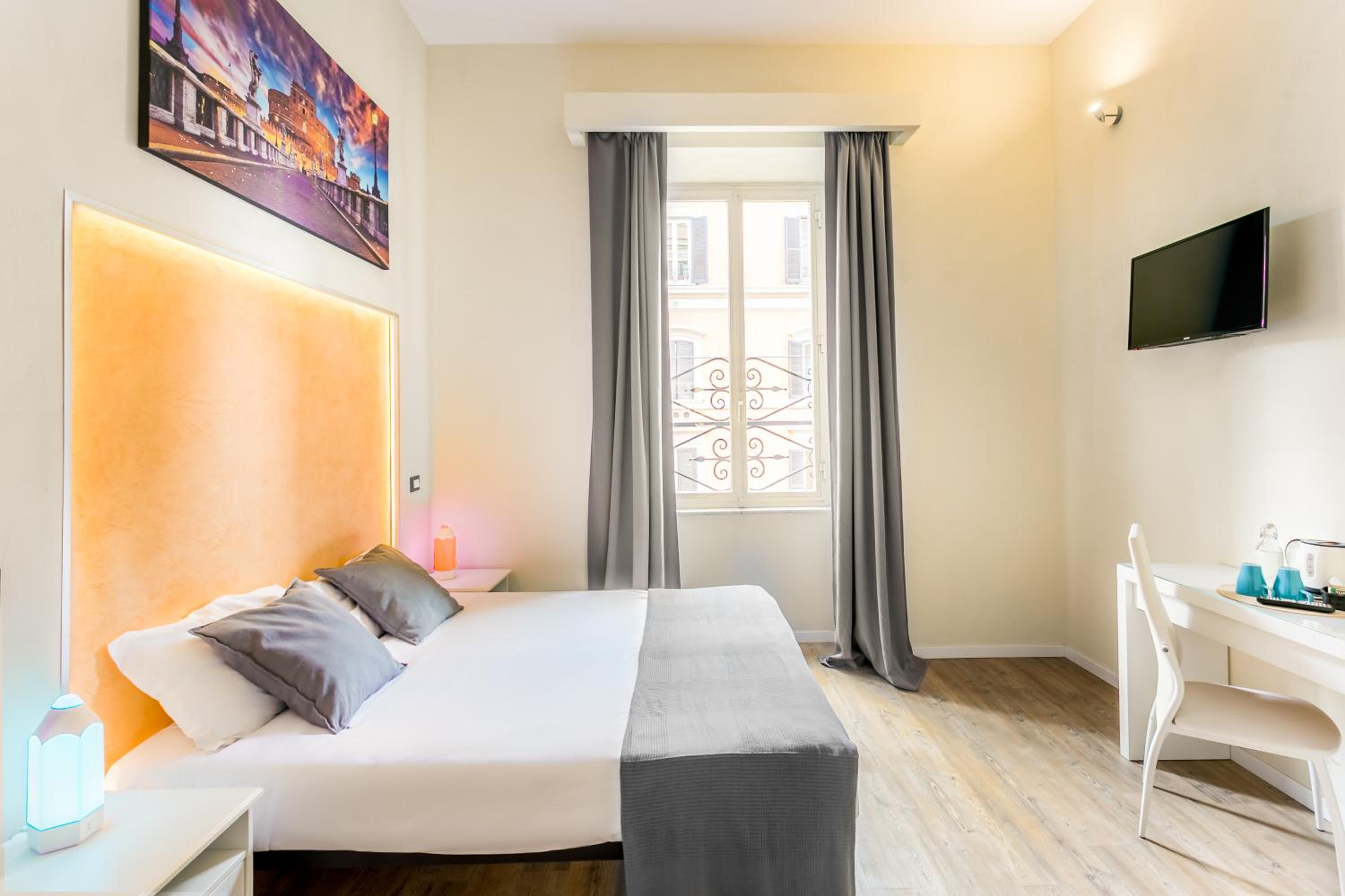 AmoRoma Suite