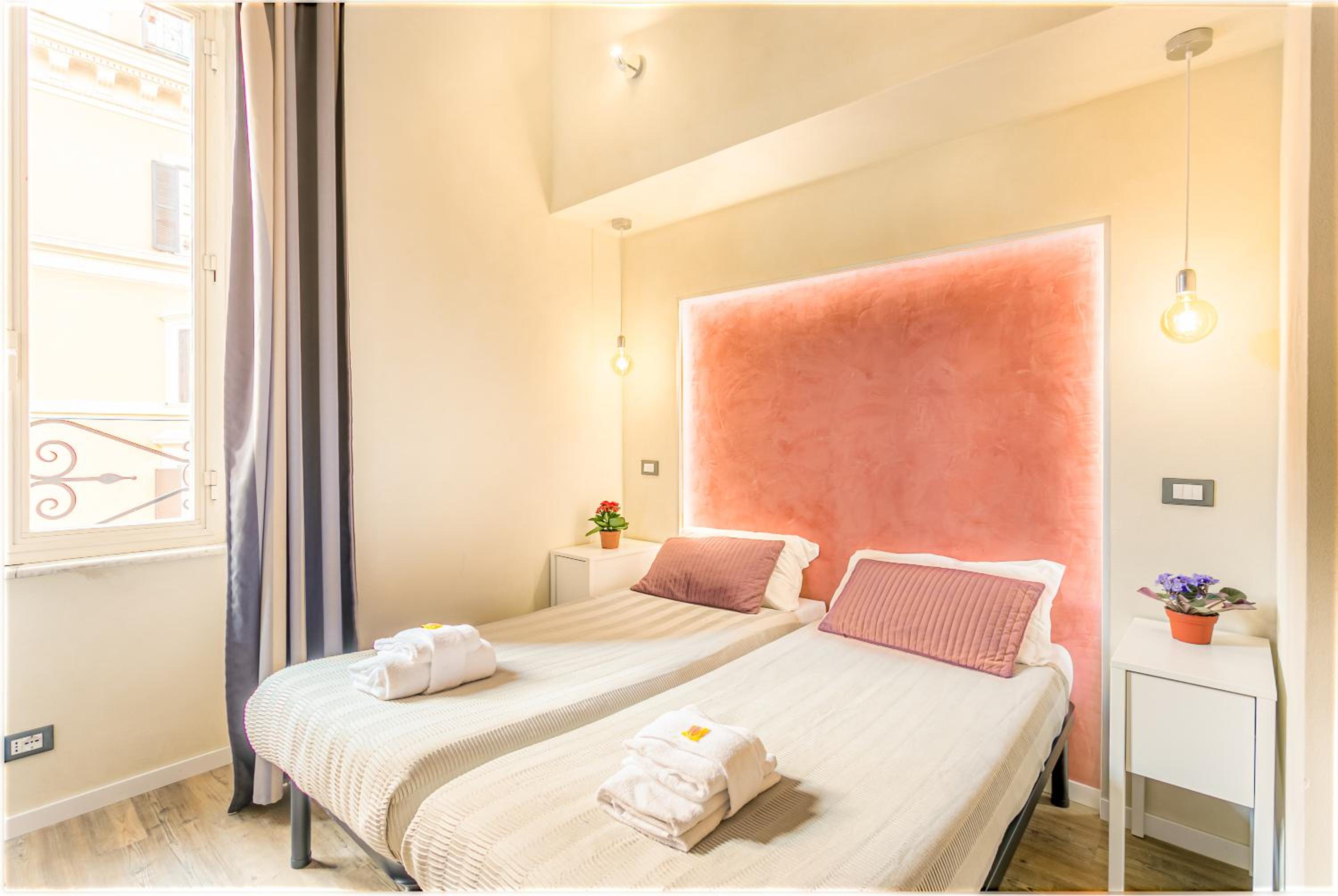 AmoRoma Suite