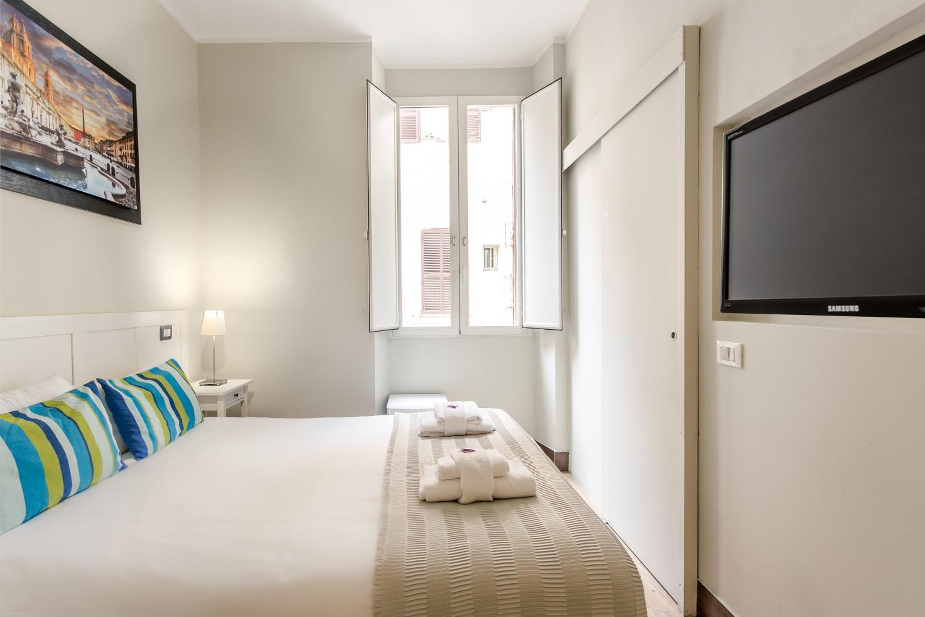AmoRoma Suite
