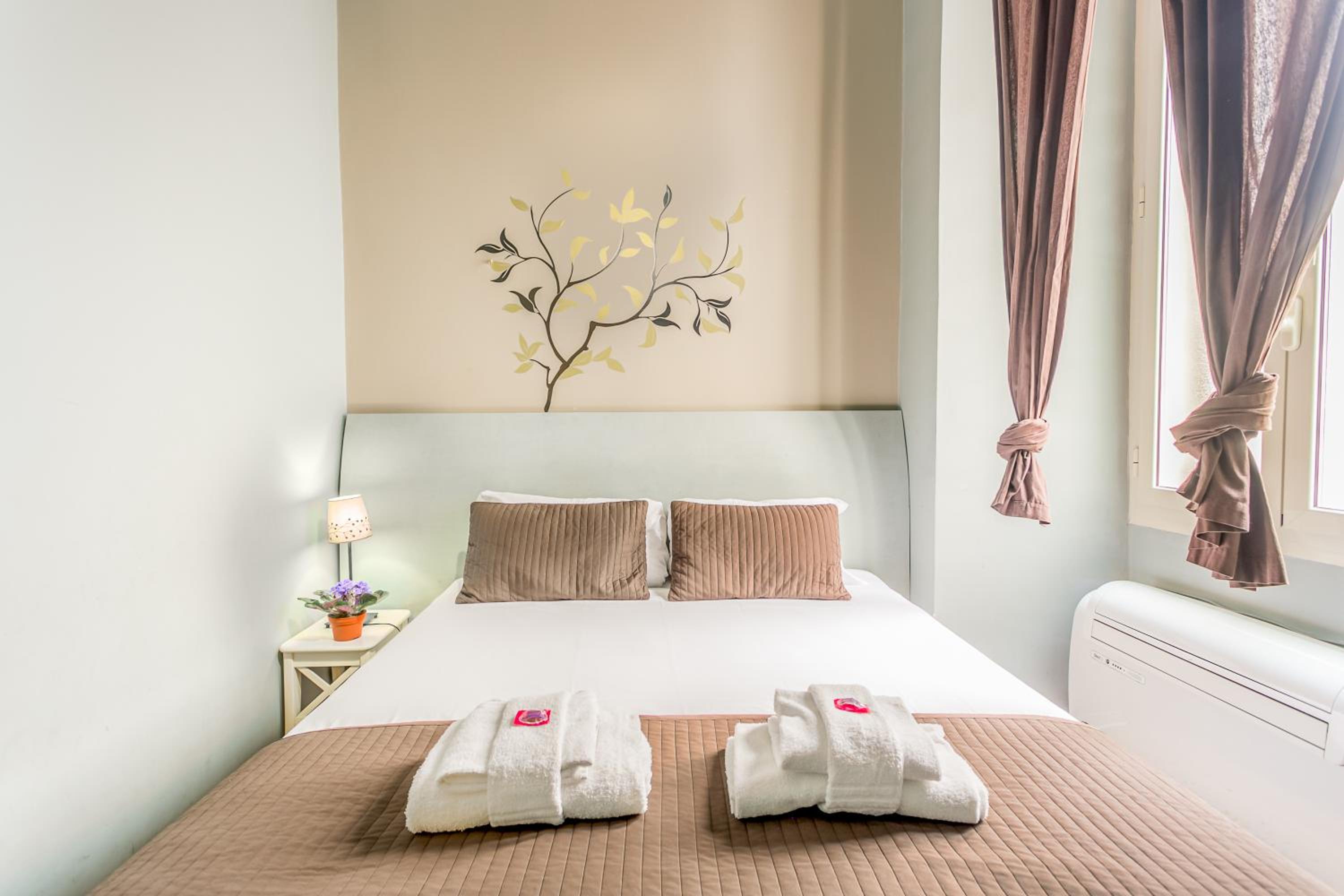 AmoRoma Suite