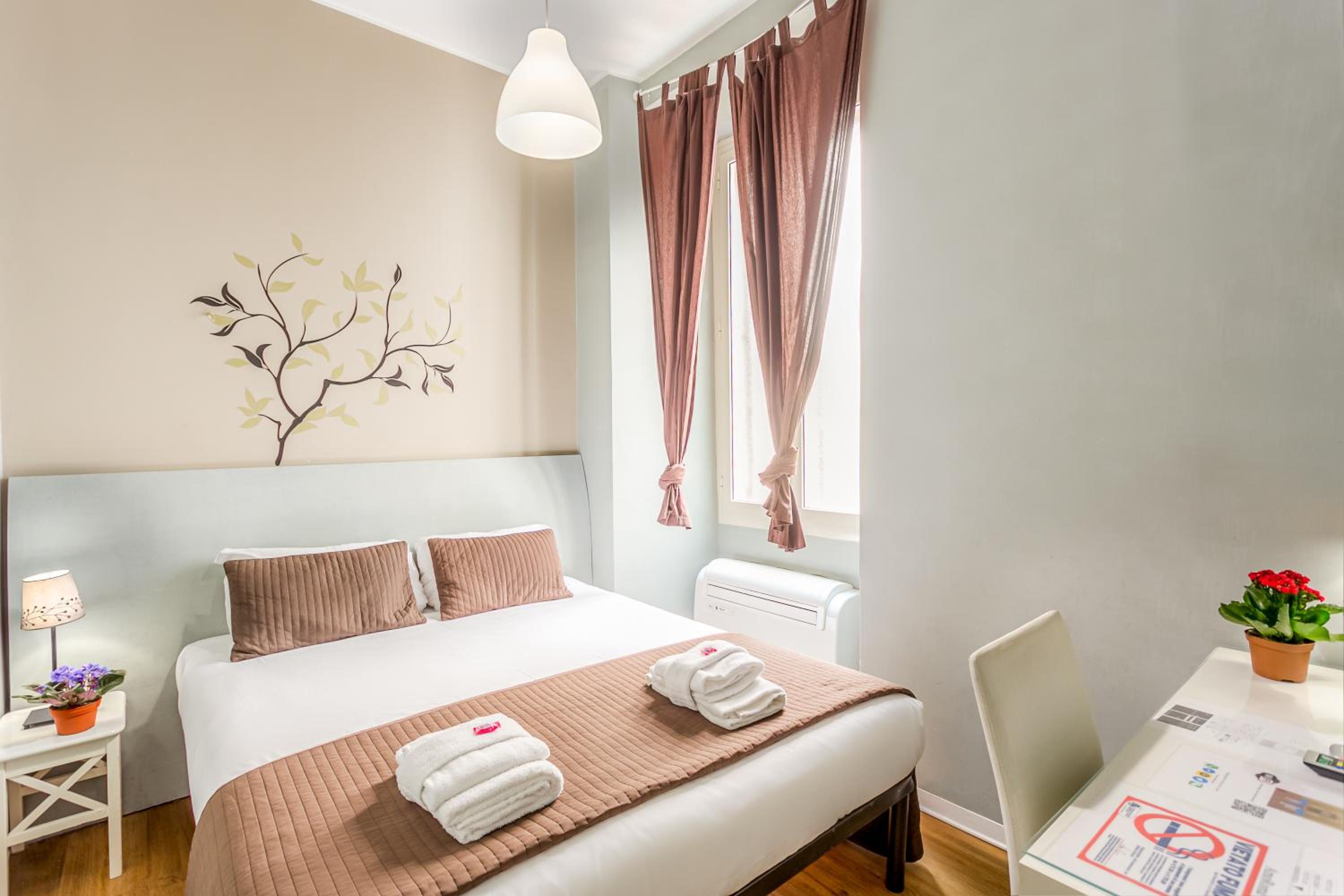 AmoRoma Suite