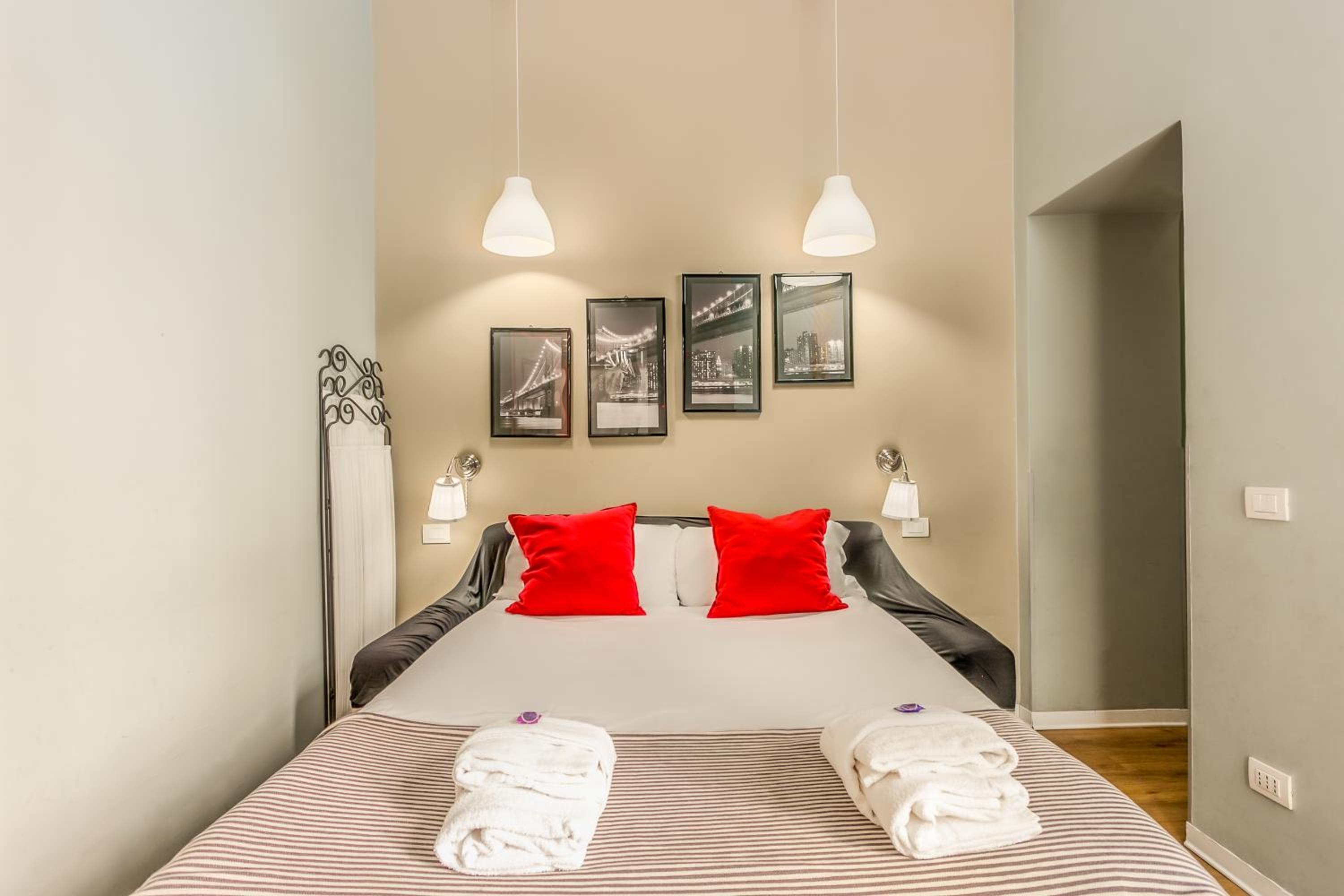 AmoRoma Suite