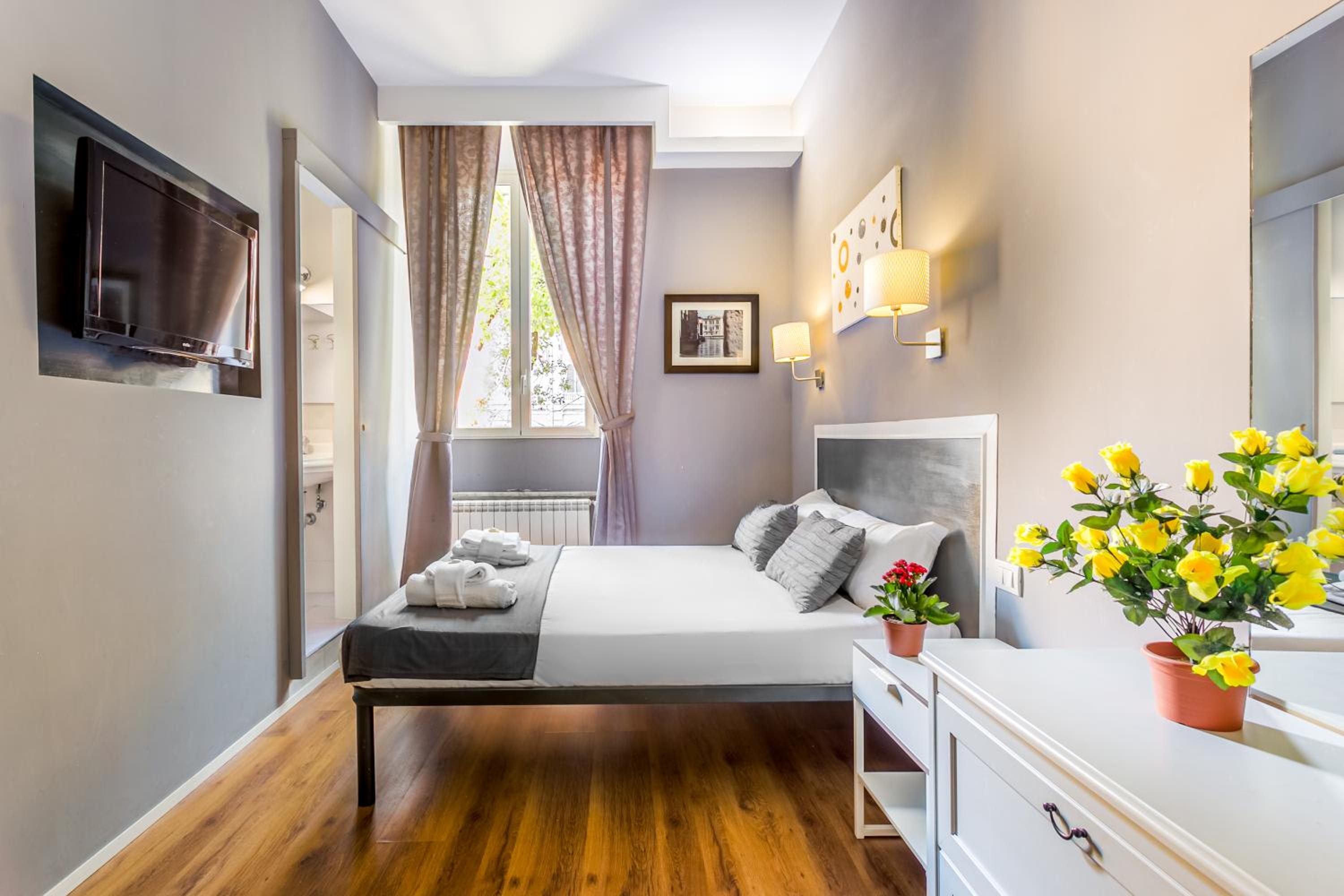 AmoRoma Suite