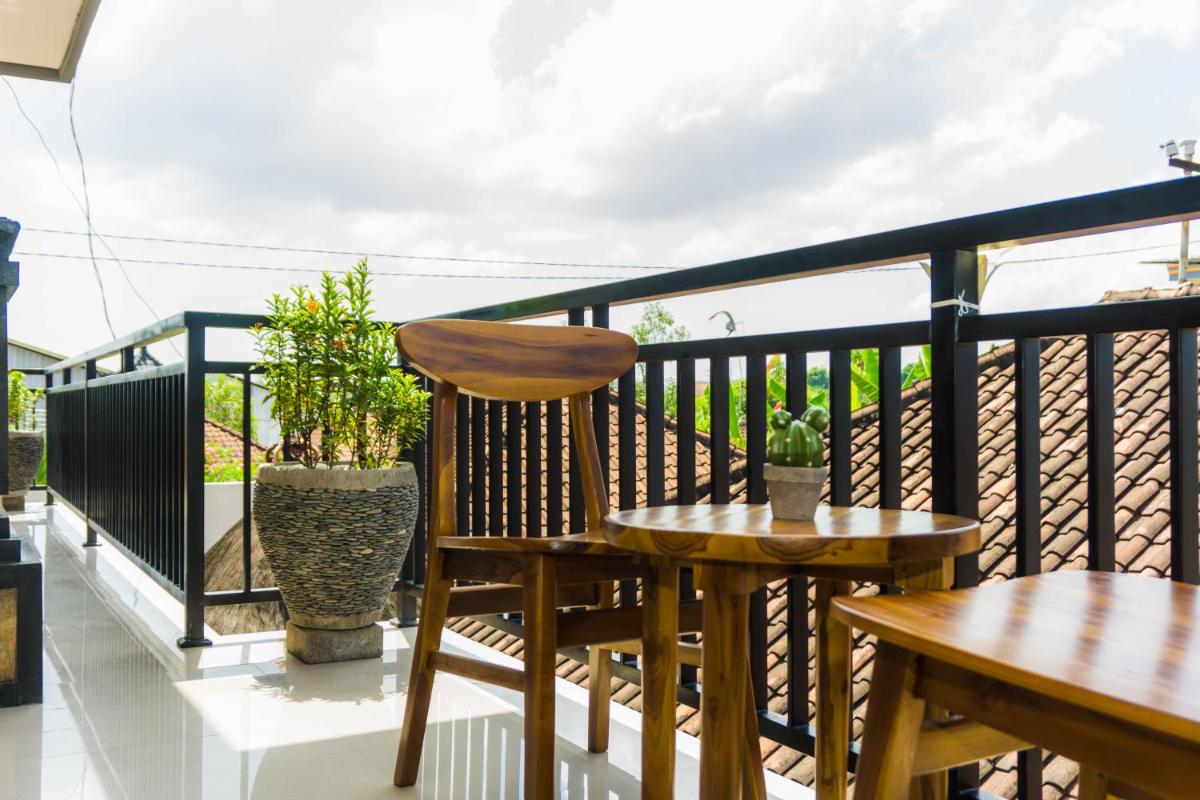 Cakra House