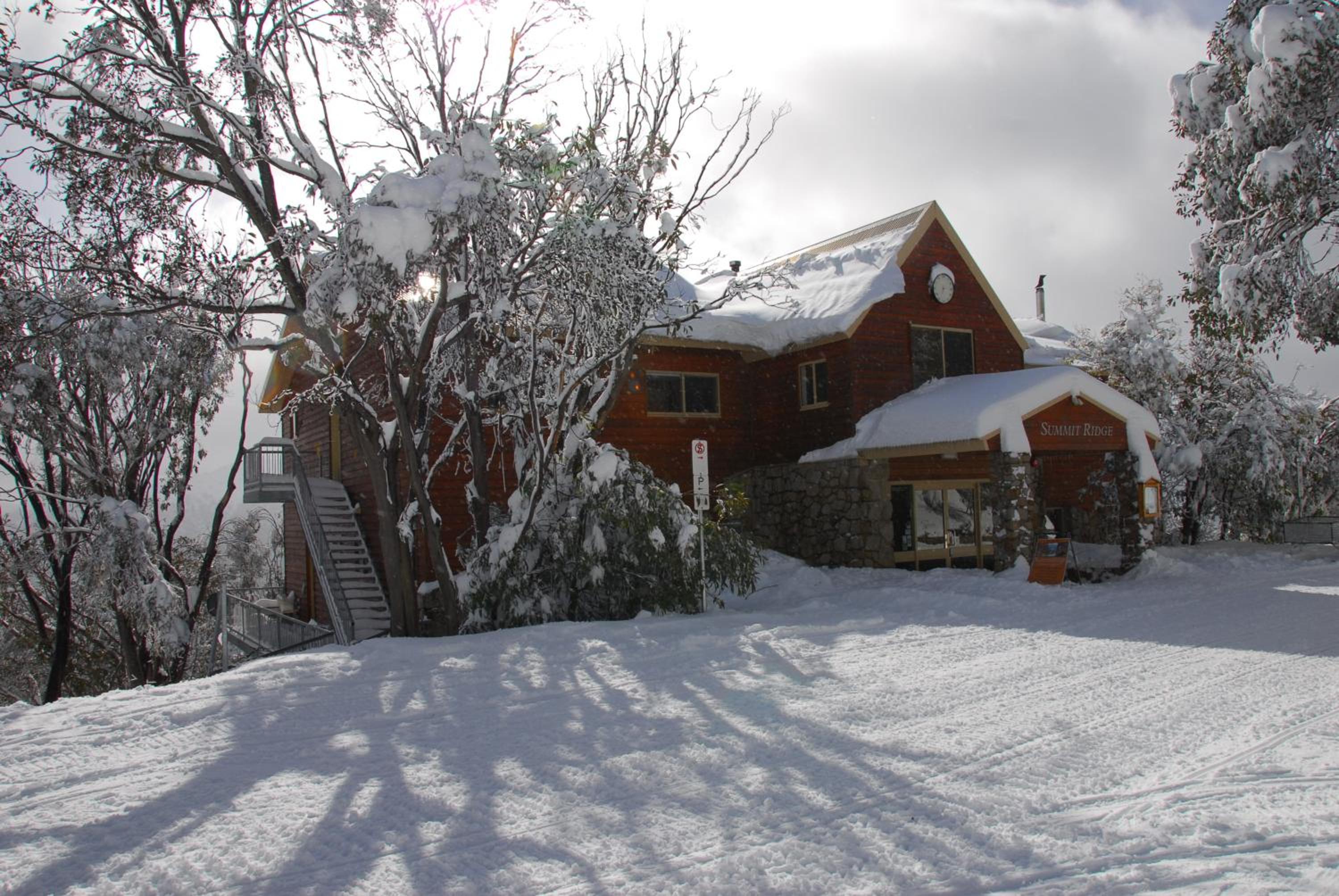Summit Ridge Alpine Lodge