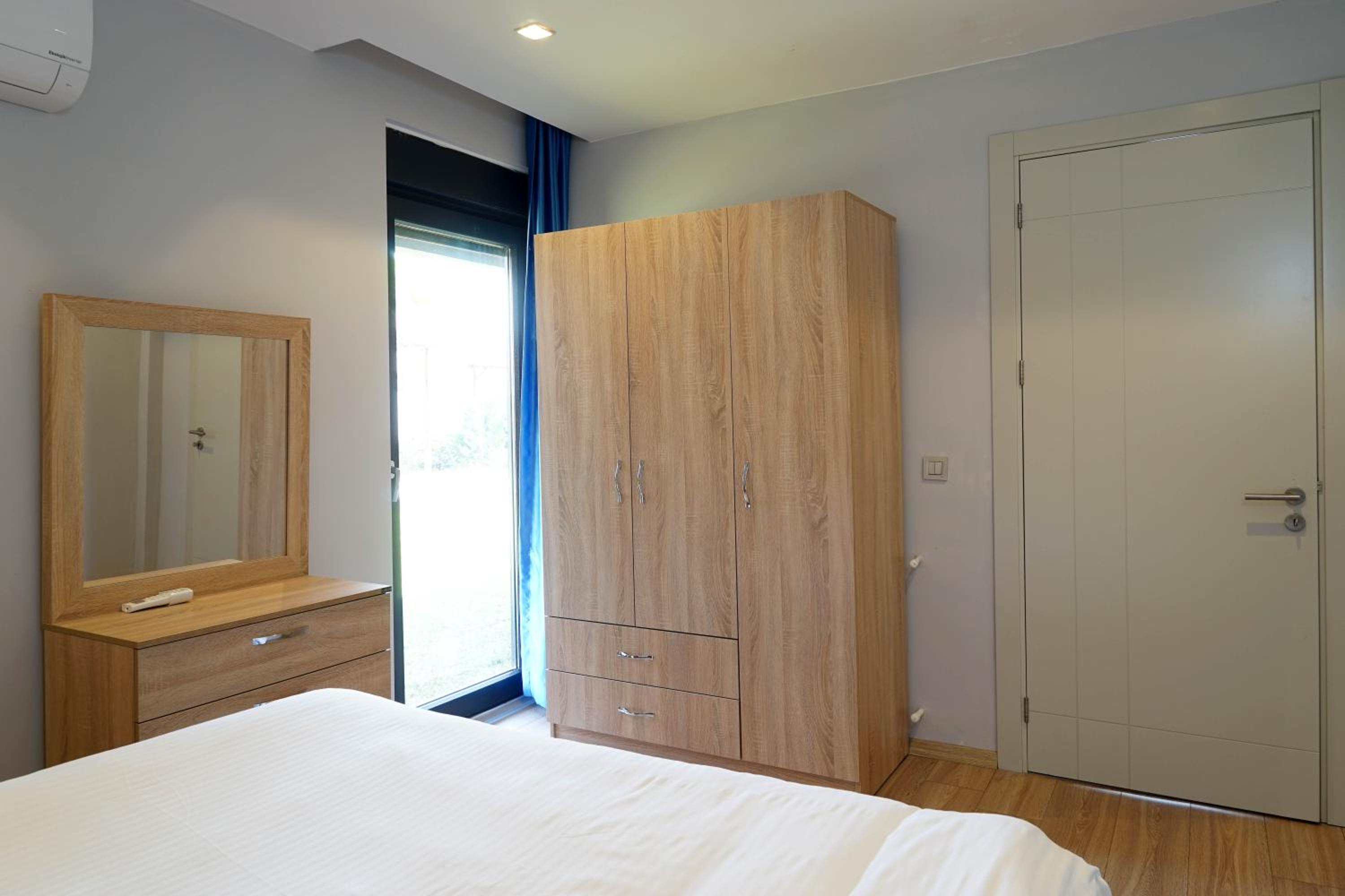 MENE SUITES - Image 42