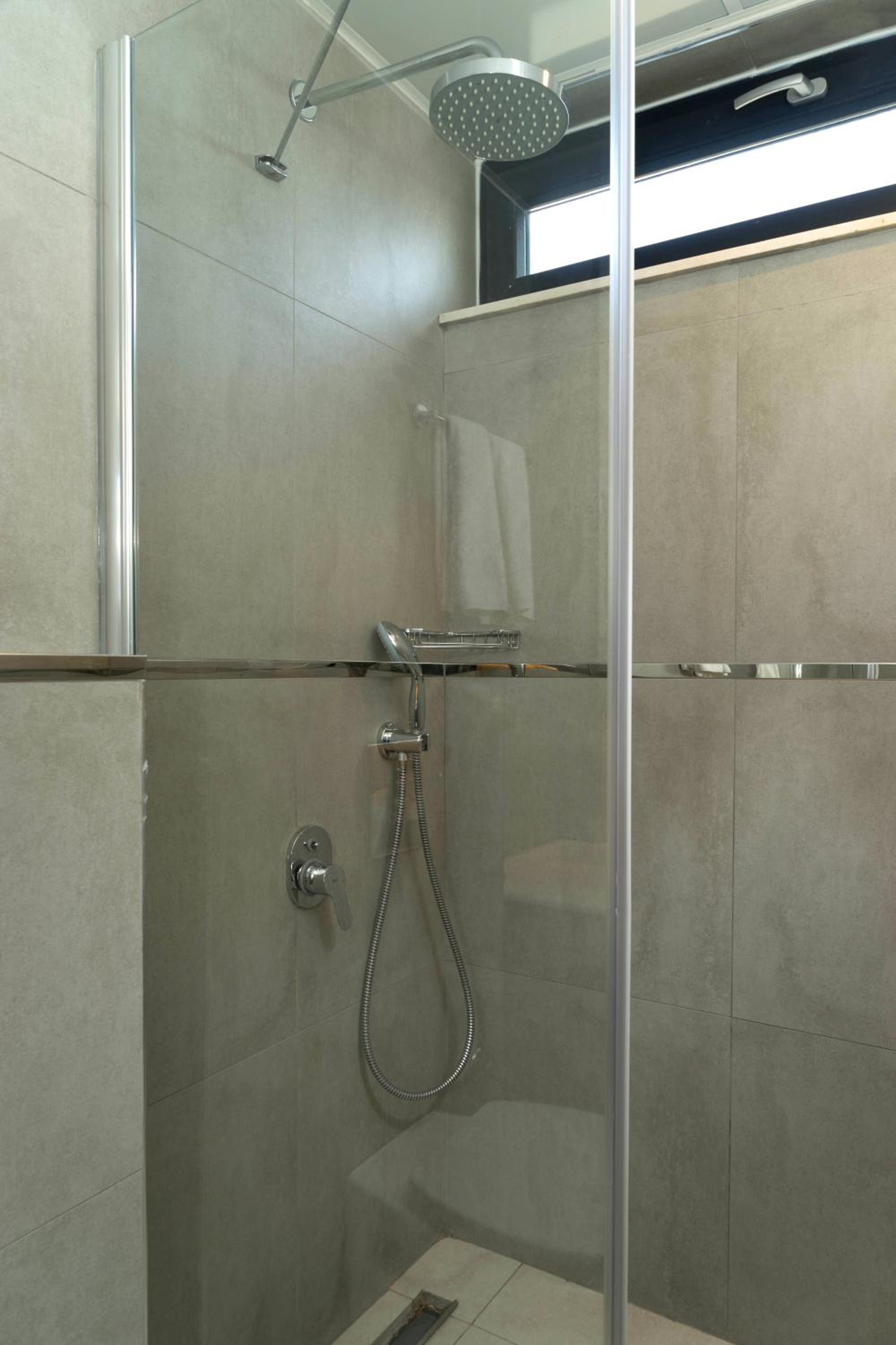 MENE SUITES - Image 39