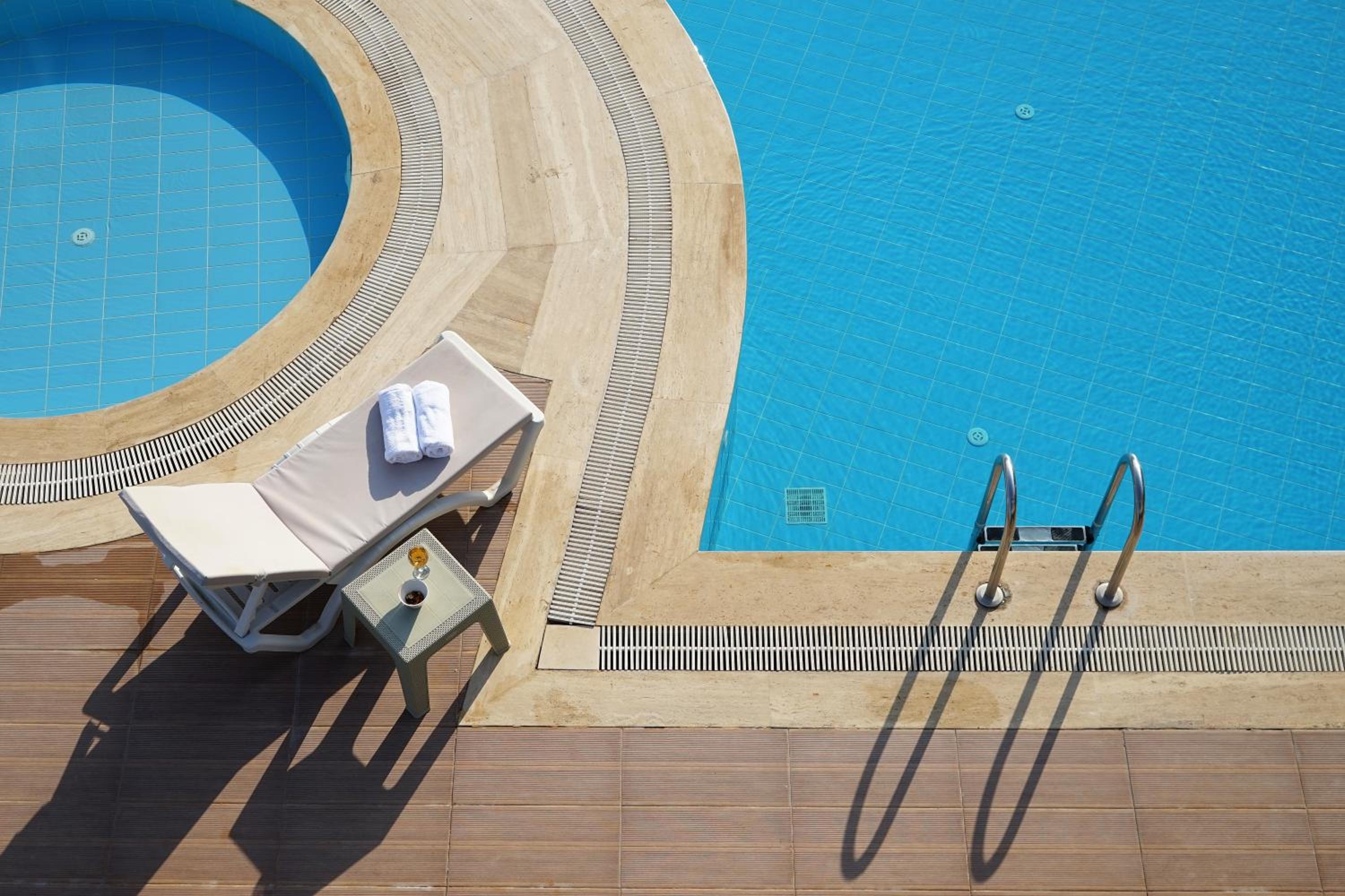 MENE SUITES - Image 36