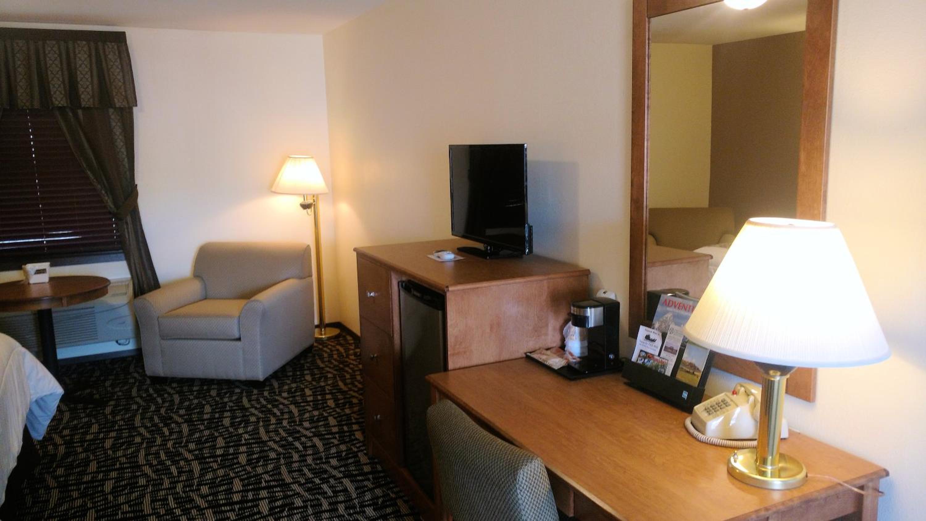 Stagecoach Inn & Suites