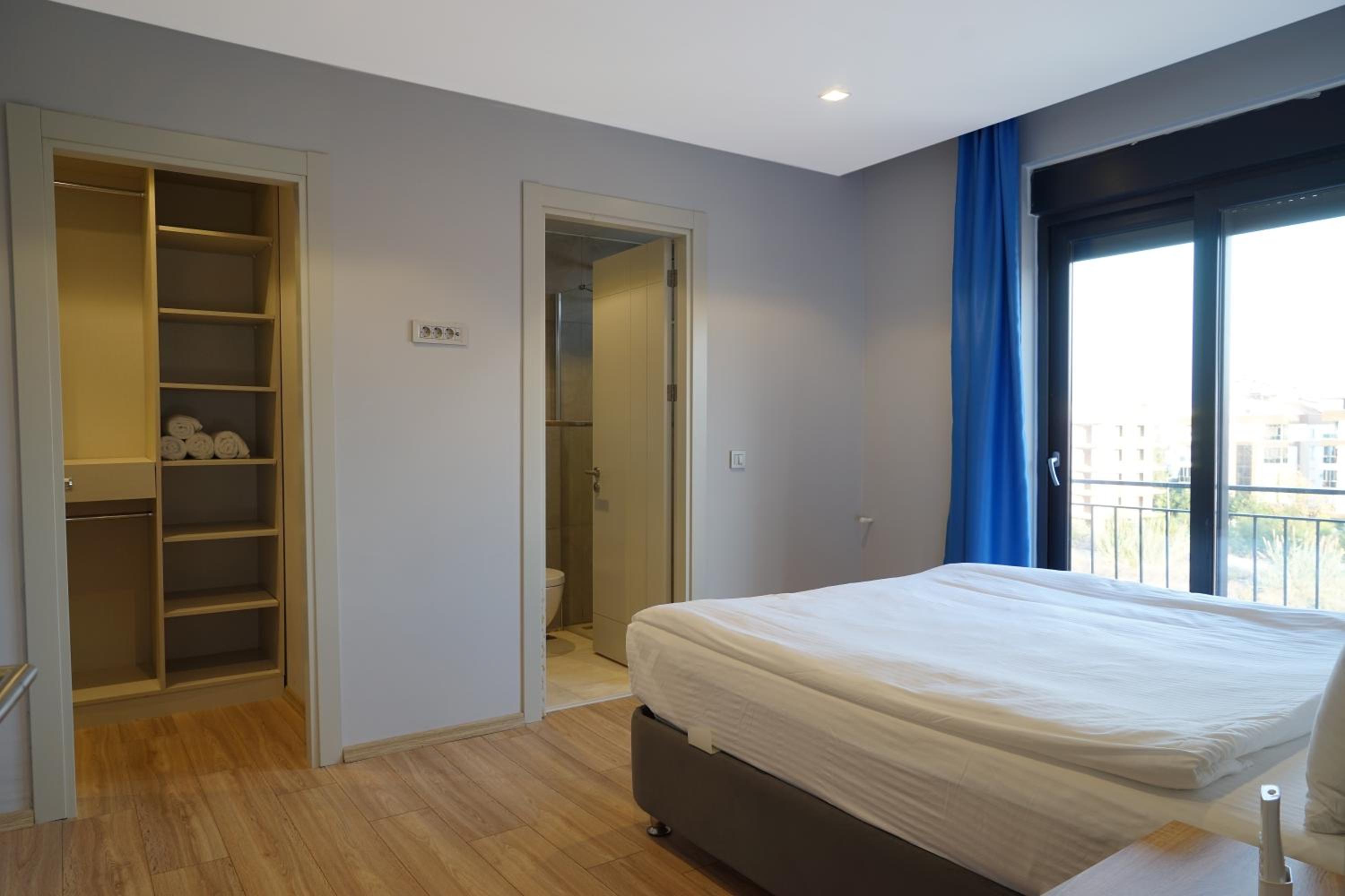 MENE SUITES - Image 25