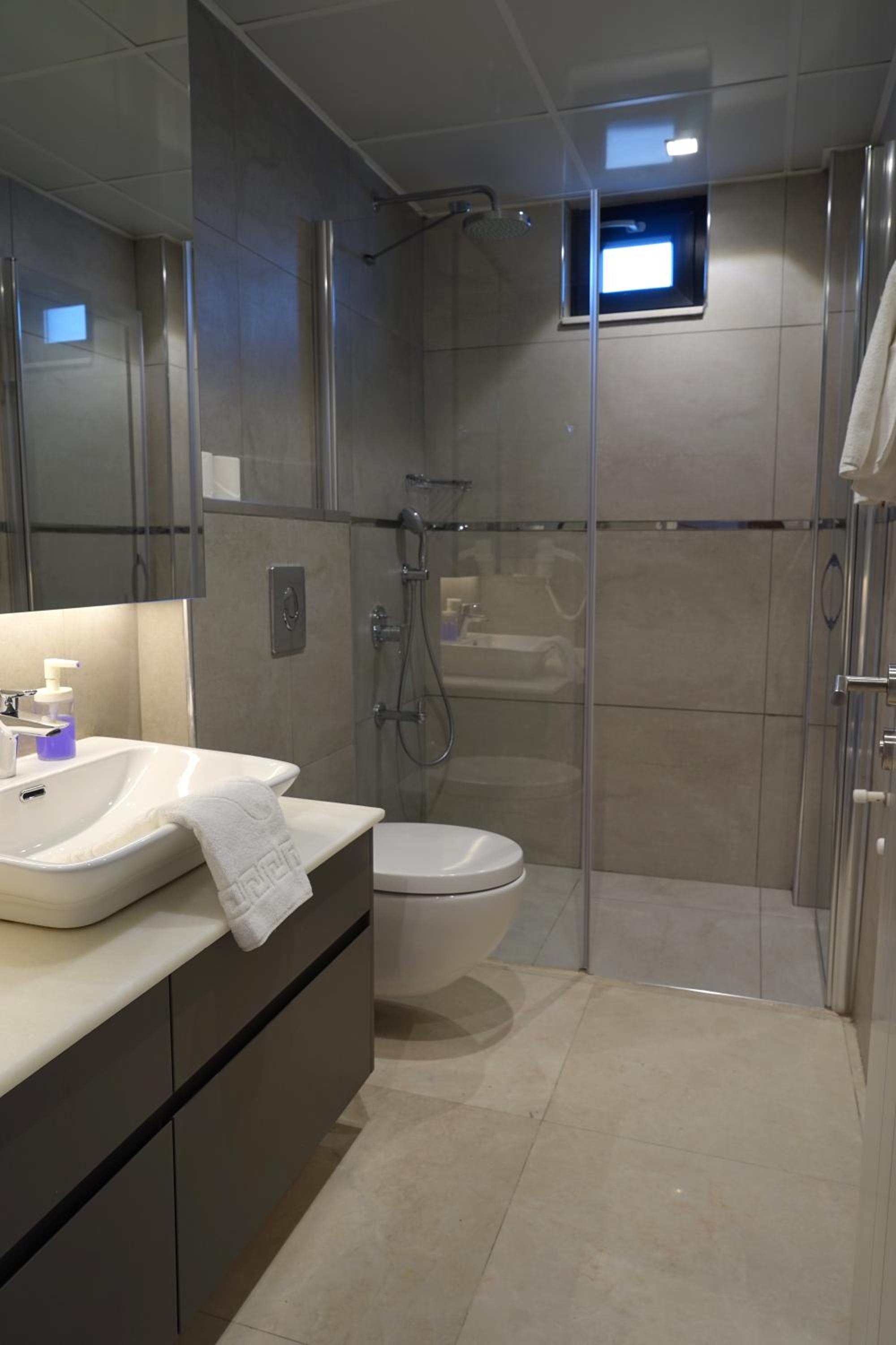 MENE SUITES - Image 24