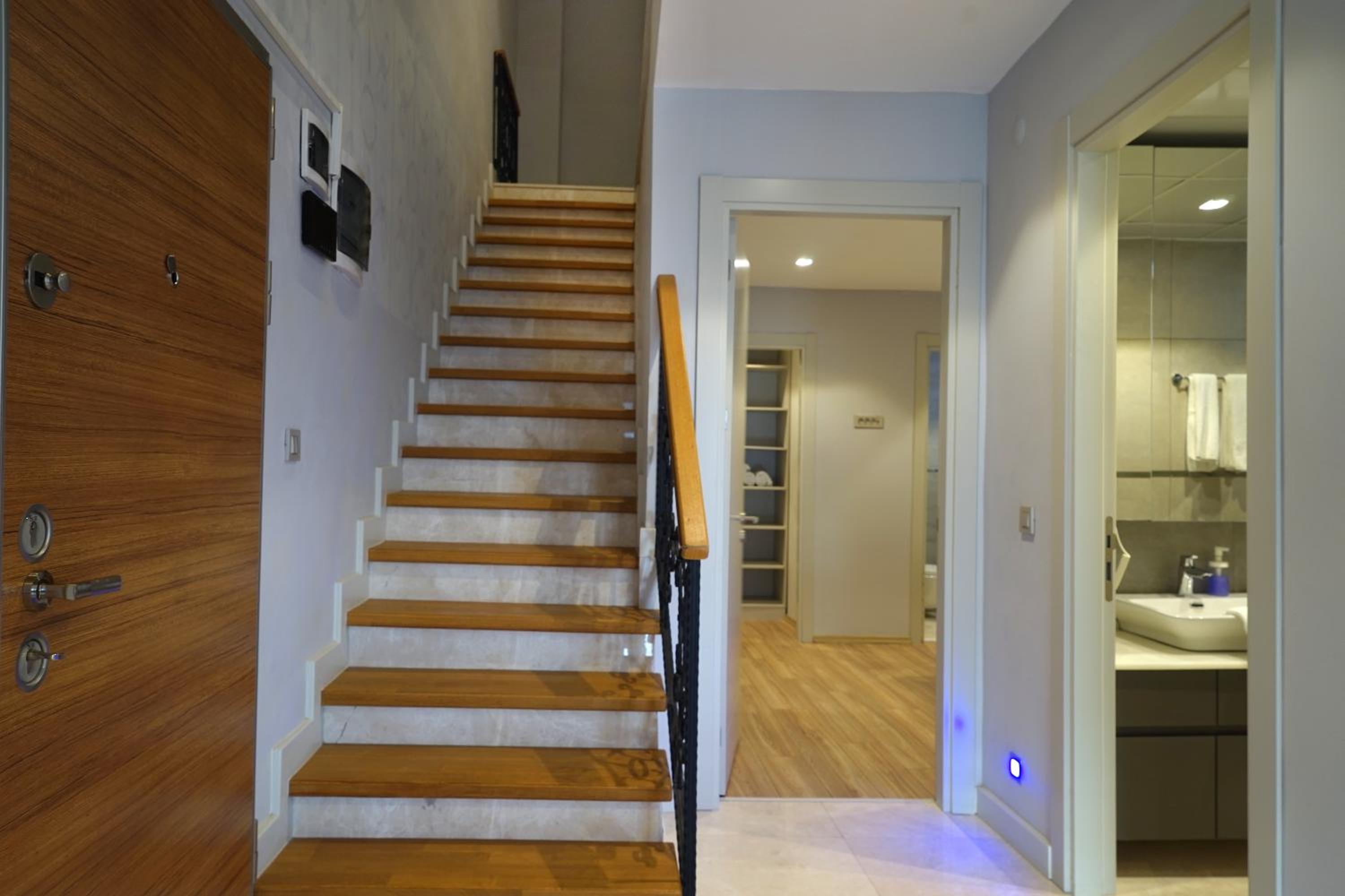 MENE SUITES - Image 23