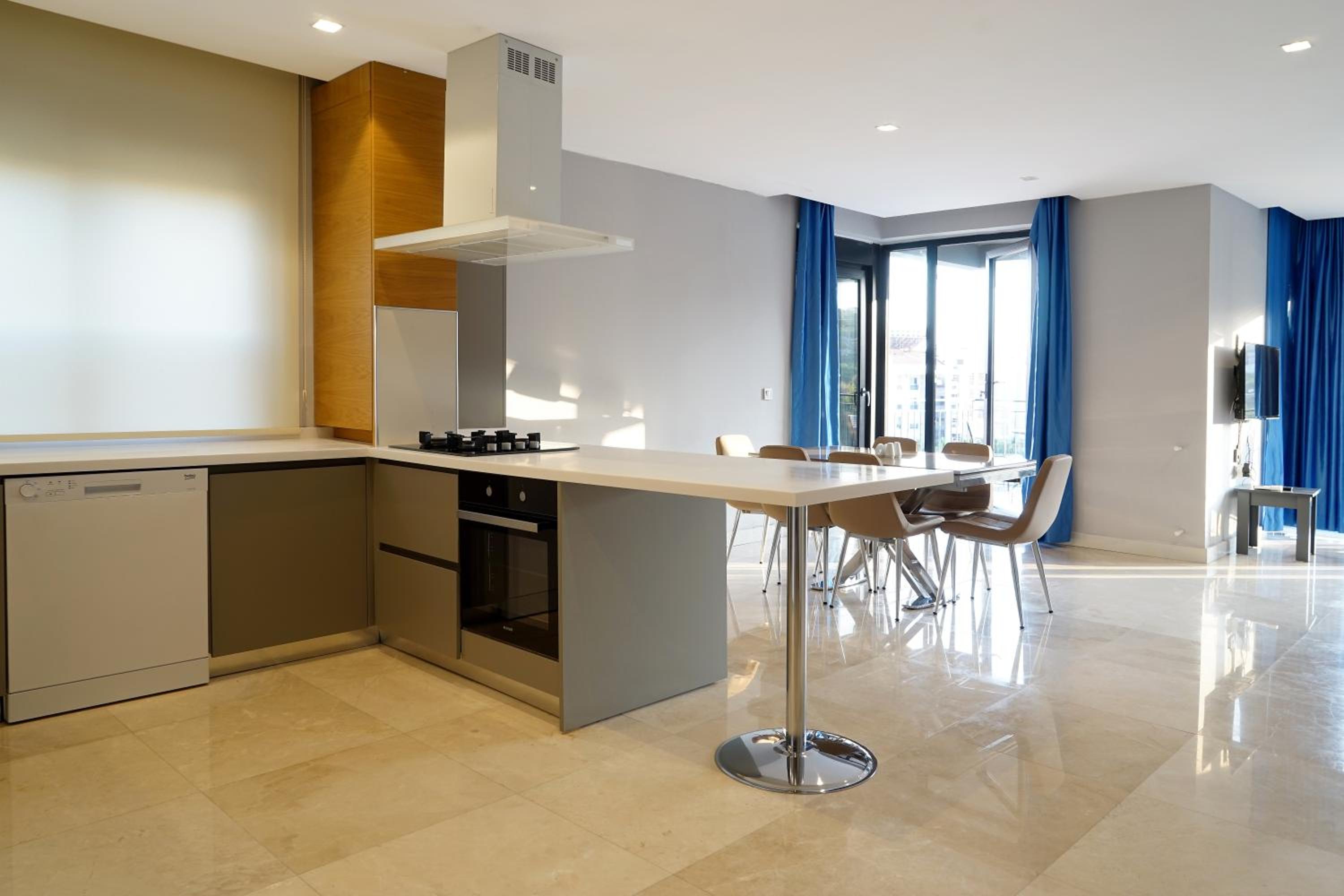 MENE SUITES - Image 22