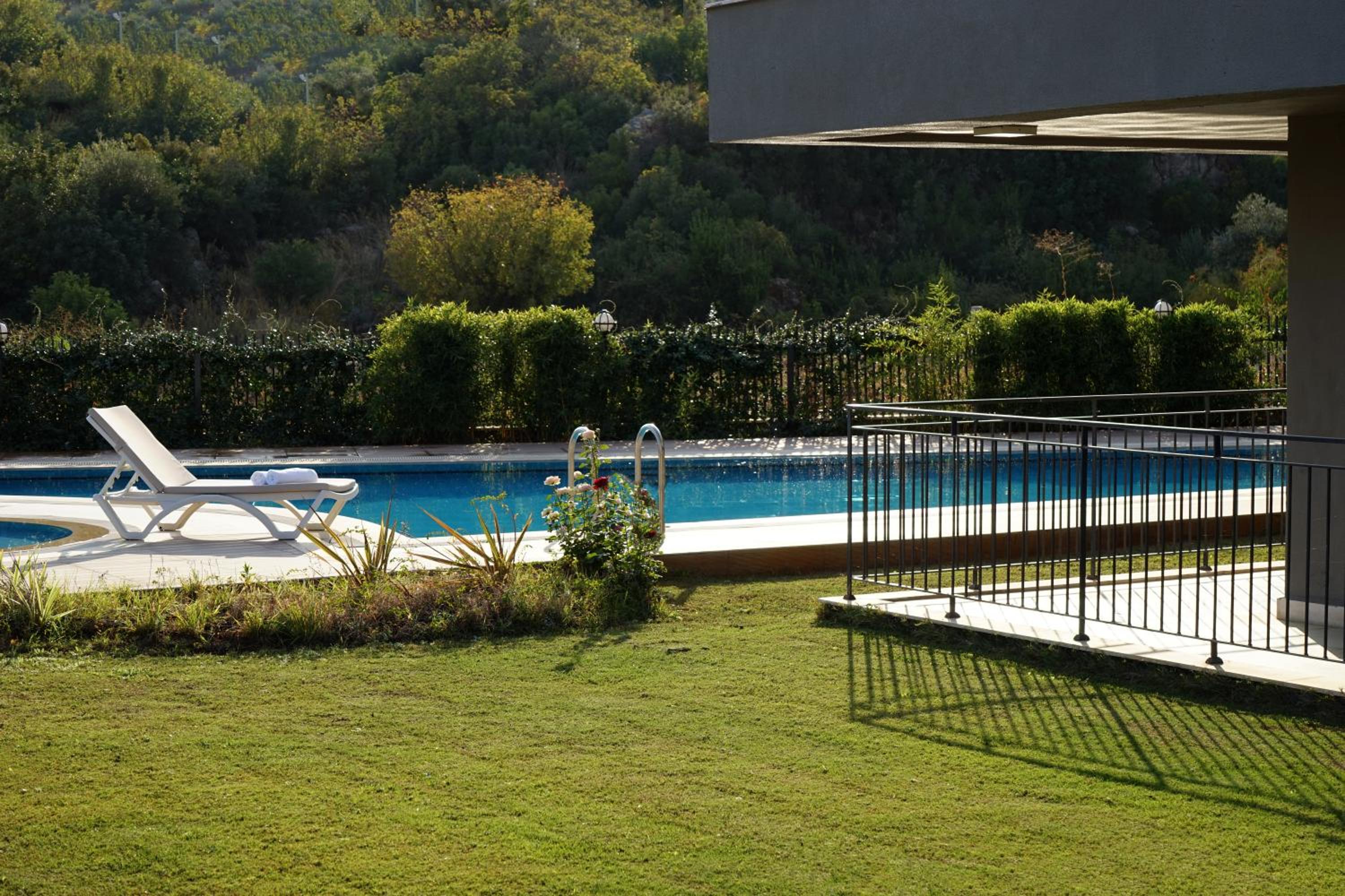 MENE SUITES - Image 7