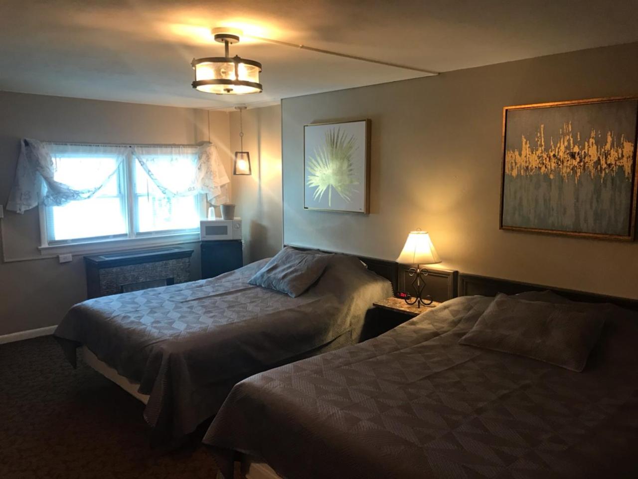 Simmons Motel and Suites