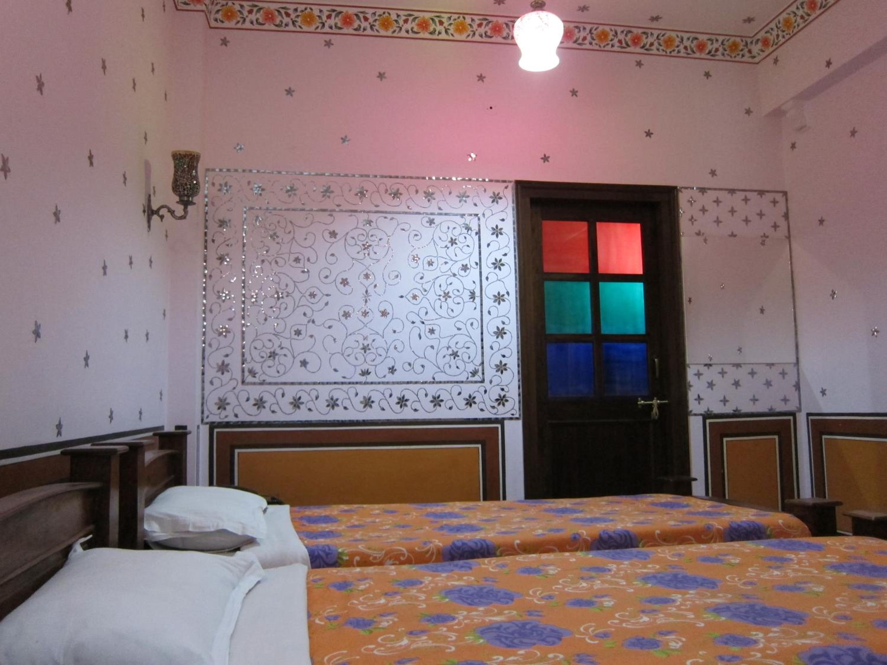 Rani Mahal Hotel