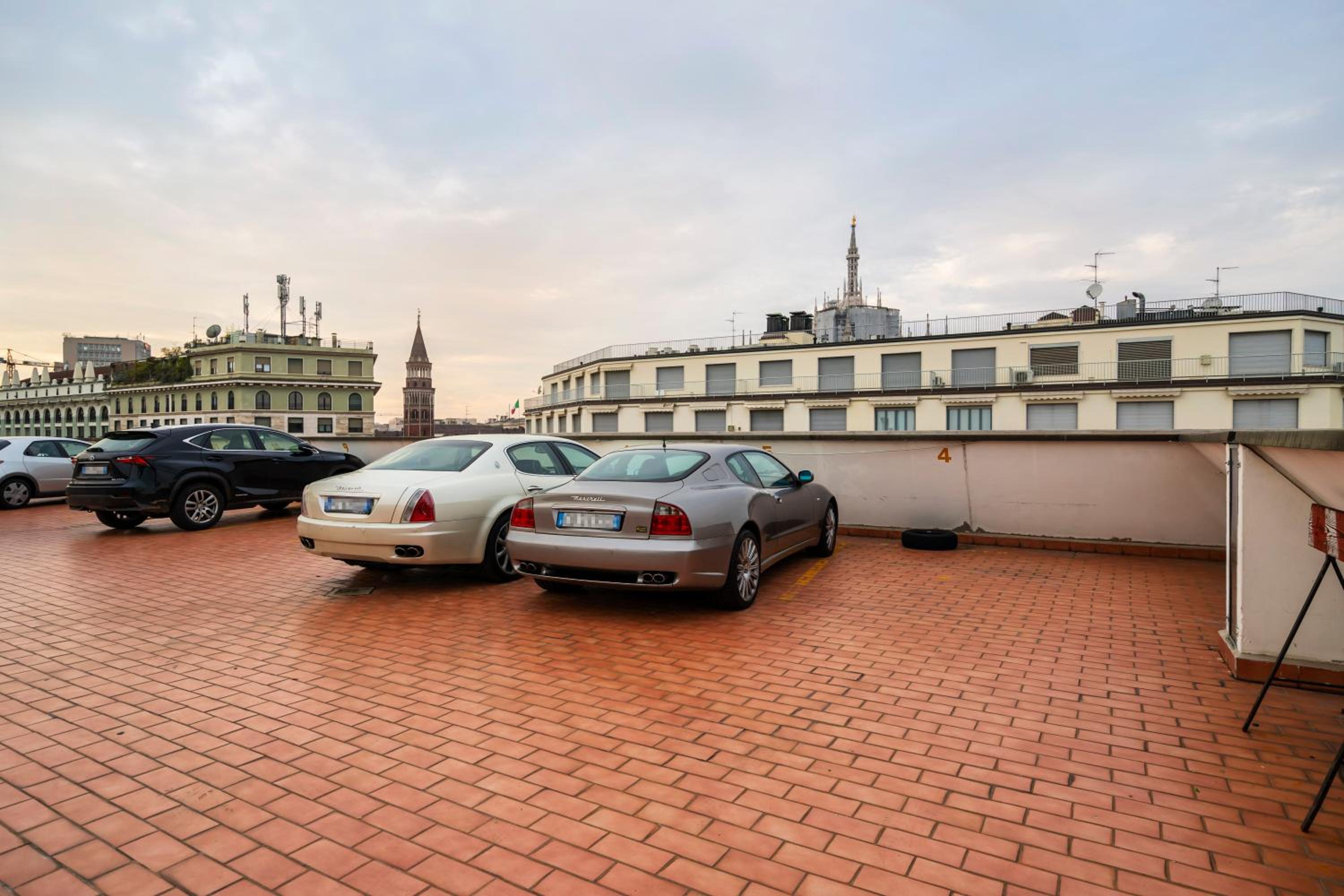 Duomo Luxury Apartment III