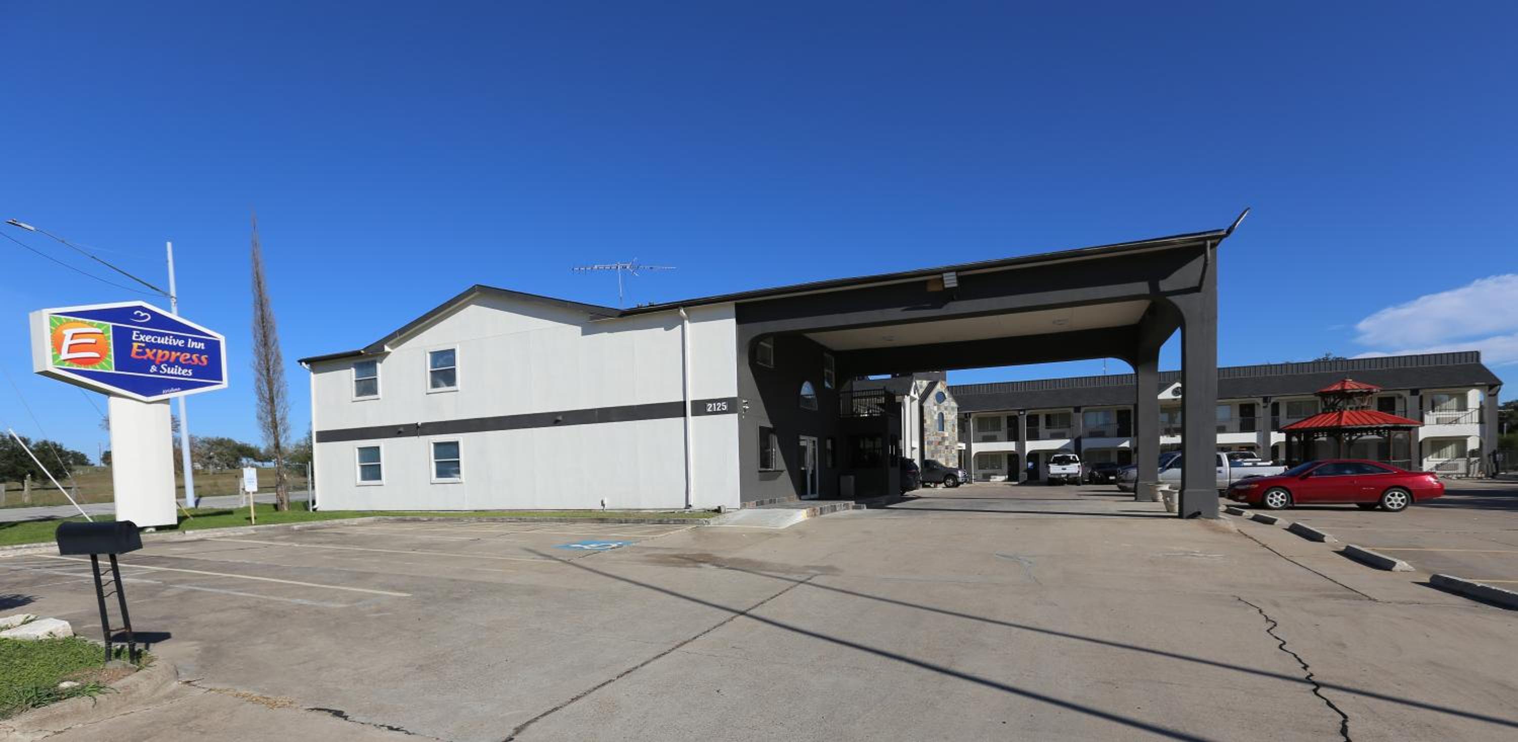 Executive Inn  Suites Cuero - Property Image 14