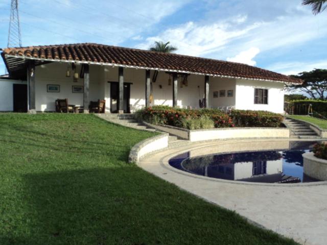 CASA CAMPESTRE LA CAMPIÑA LA VICTORIA Valle del Cauca ESPACIO COMPLETO