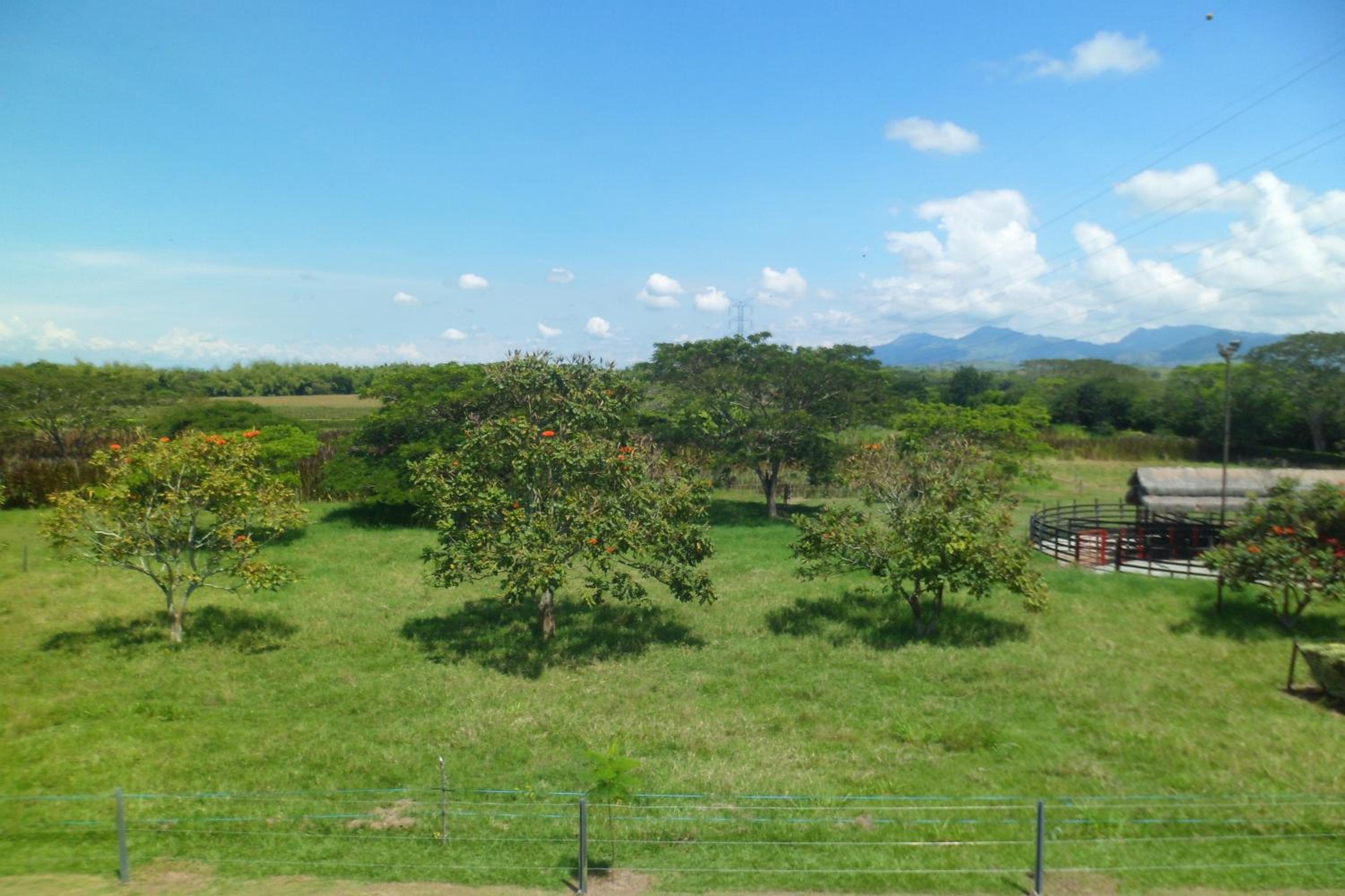 CASA CAMPESTRE LA CAMPIÑA LA VICTORIA Valle del Cauca ESPACIO COMPLETO