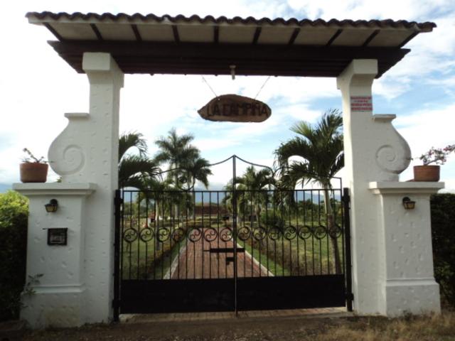 CASA CAMPESTRE LA CAMPIÑA LA VICTORIA Valle del Cauca ESPACIO COMPLETO