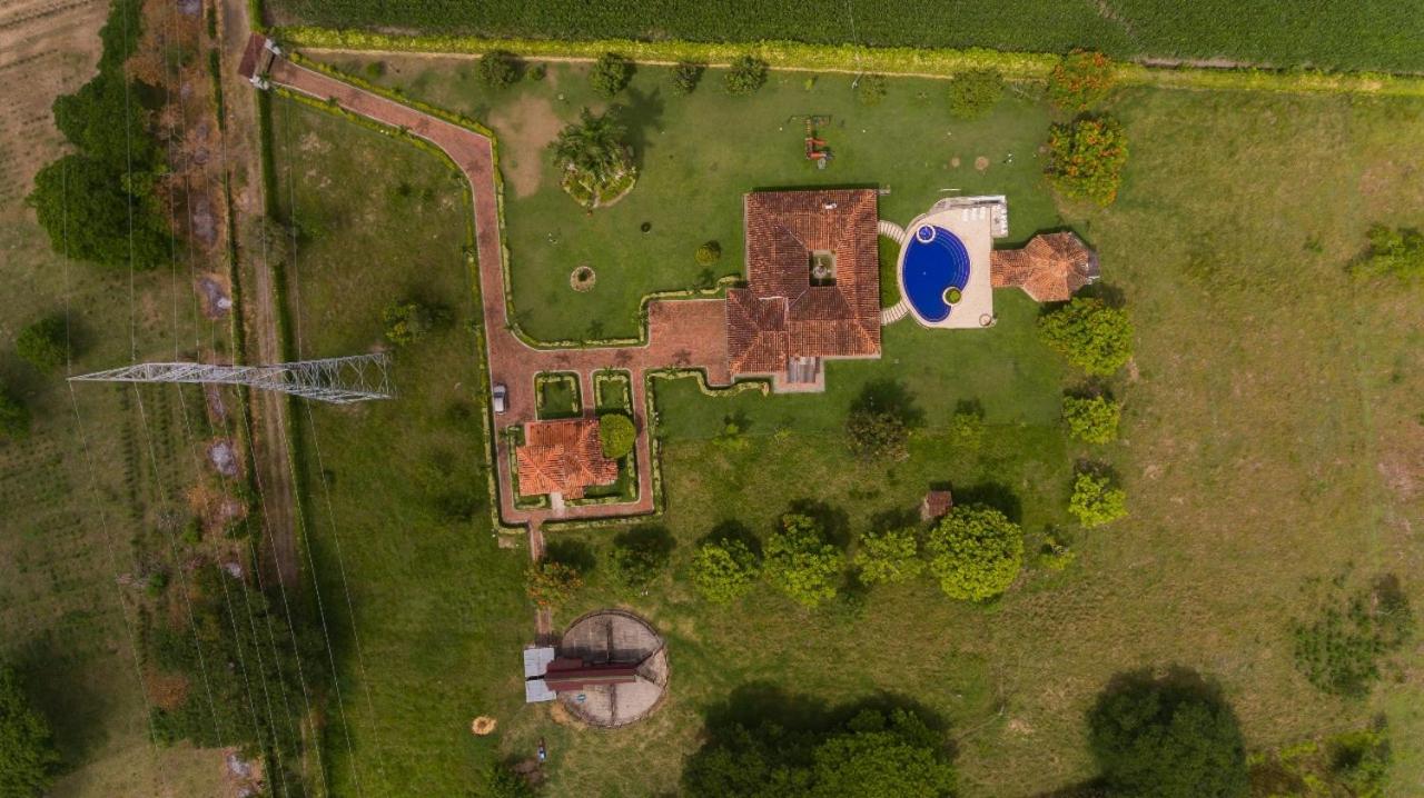 CASA CAMPESTRE LA CAMPIÑA LA VICTORIA Valle del Cauca ESPACIO COMPLETO