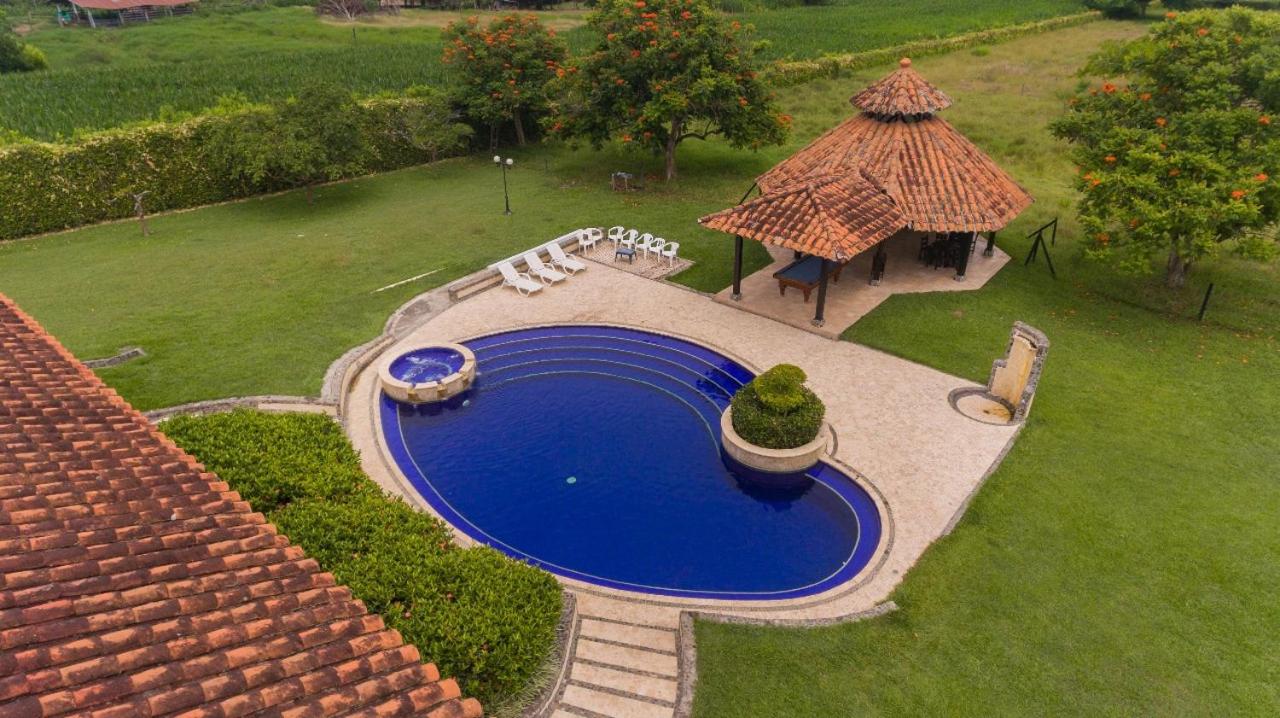 CASA CAMPESTRE LA CAMPIÑA LA VICTORIA Valle del Cauca ESPACIO COMPLETO