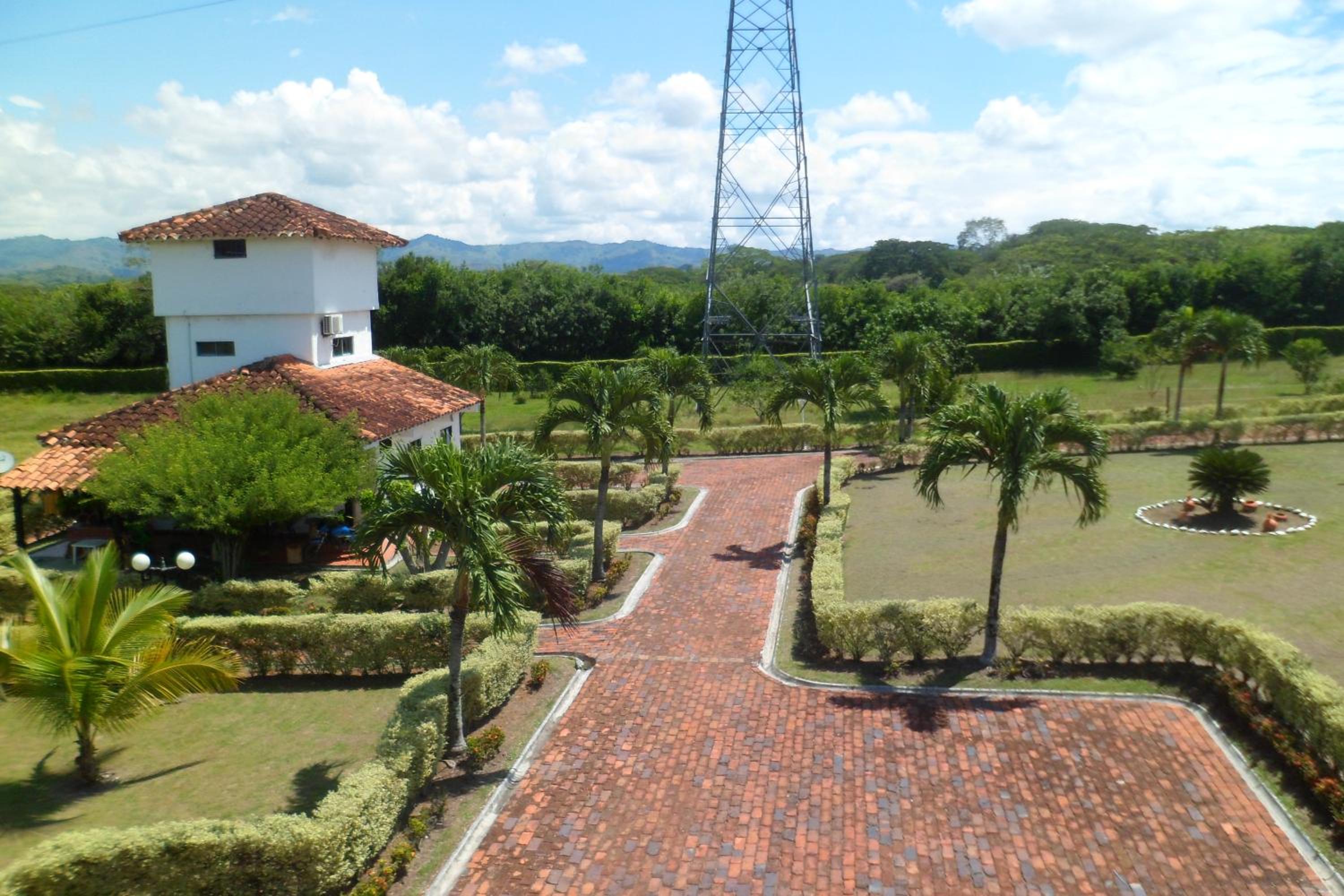 CASA CAMPESTRE LA CAMPIÑA LA VICTORIA Valle del Cauca ESPACIO COMPLETO