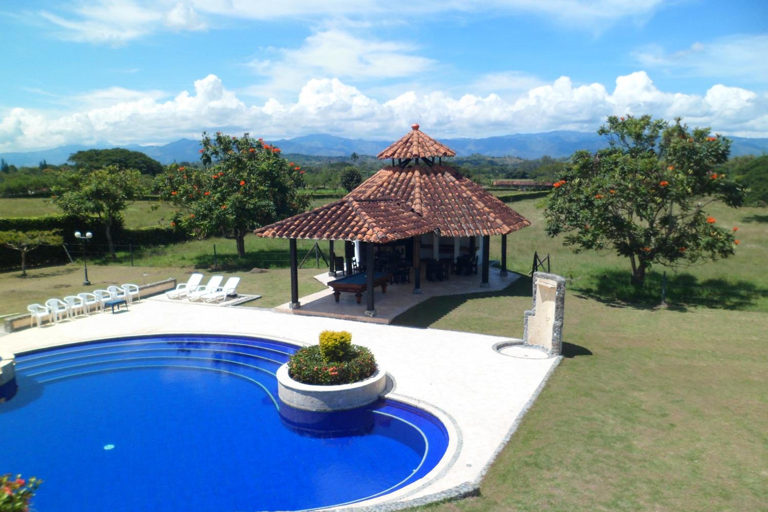 CASA CAMPESTRE LA CAMPIÑA LA VICTORIA Valle del Cauca ESPACIO COMPLETO
