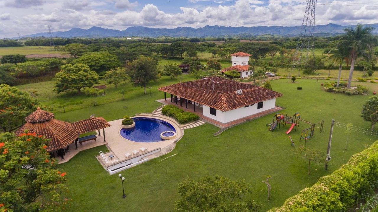 CASA CAMPESTRE LA CAMPIÑA LA VICTORIA Valle del Cauca ESPACIO COMPLETO