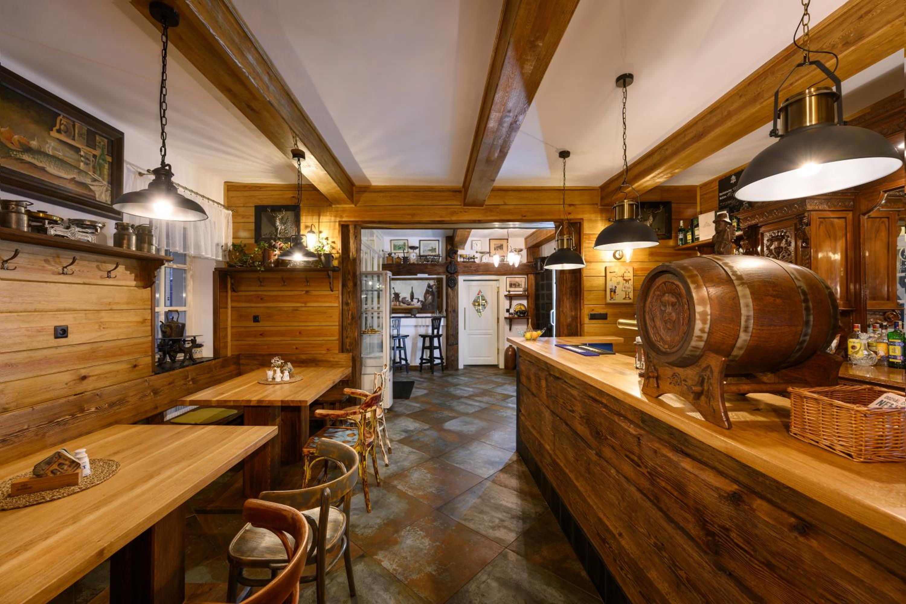 MAXMILLIAN Pension & Restaurant