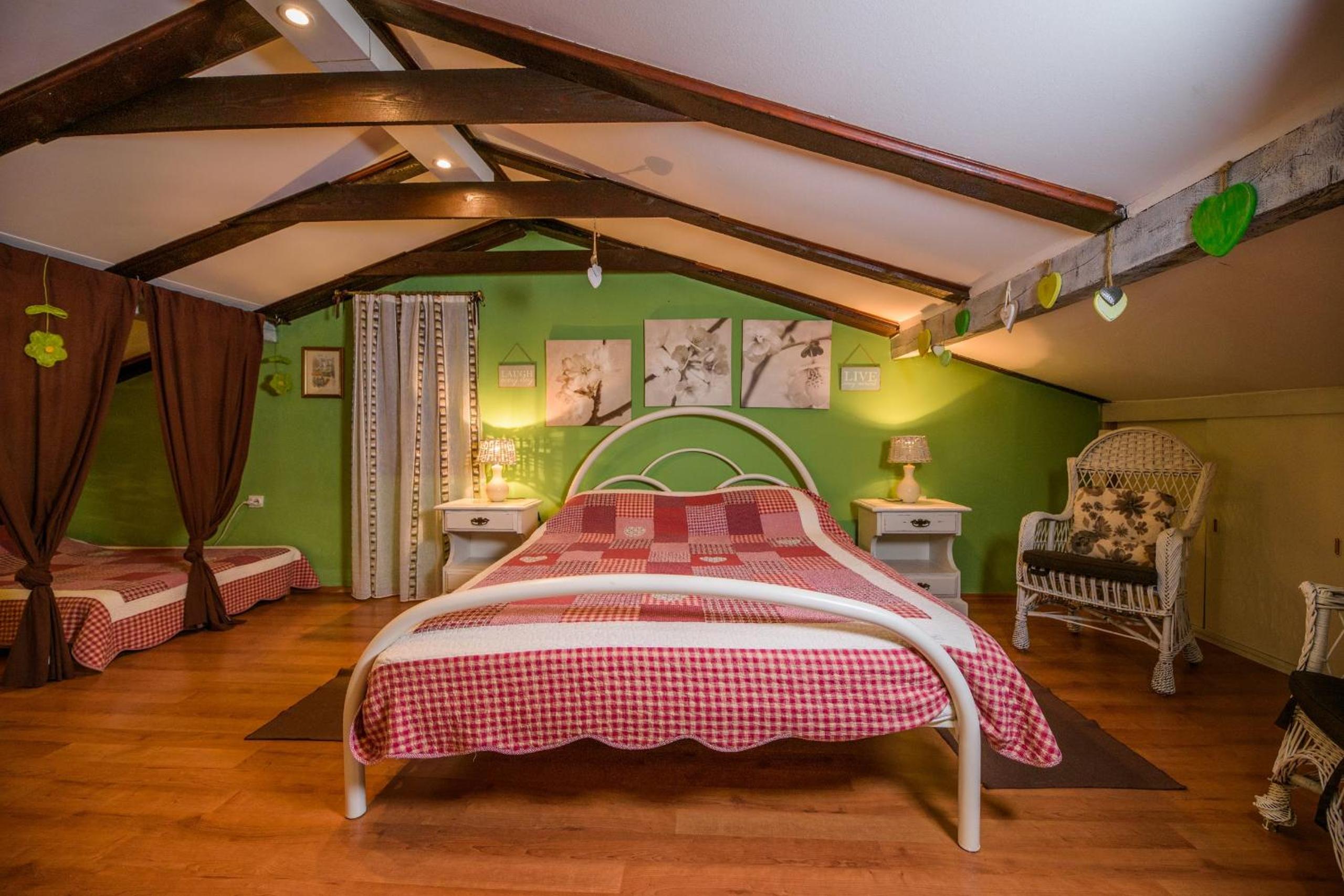 Holiday Home Lily-Just steps from the Sea