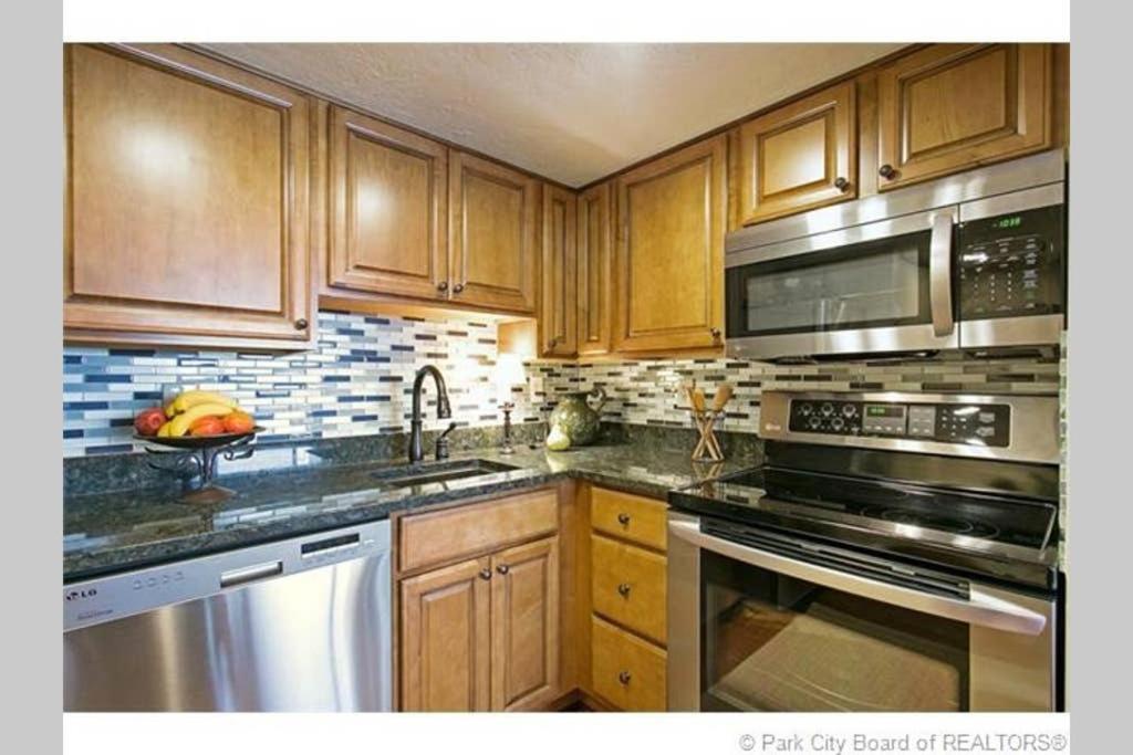 1br Park City Condo Close to Everything! view 2