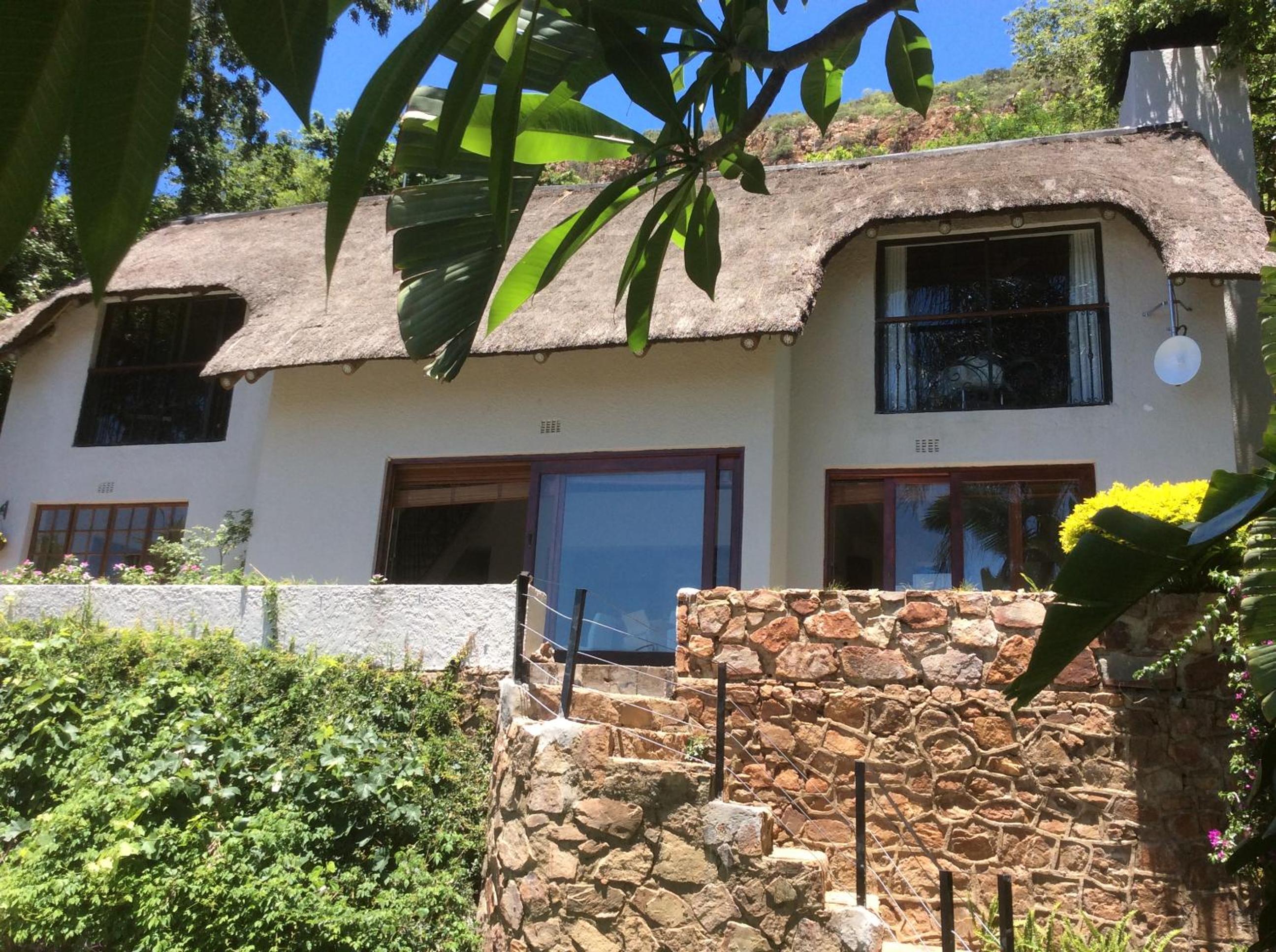 Hotel Cozy Kosmos - Image 1