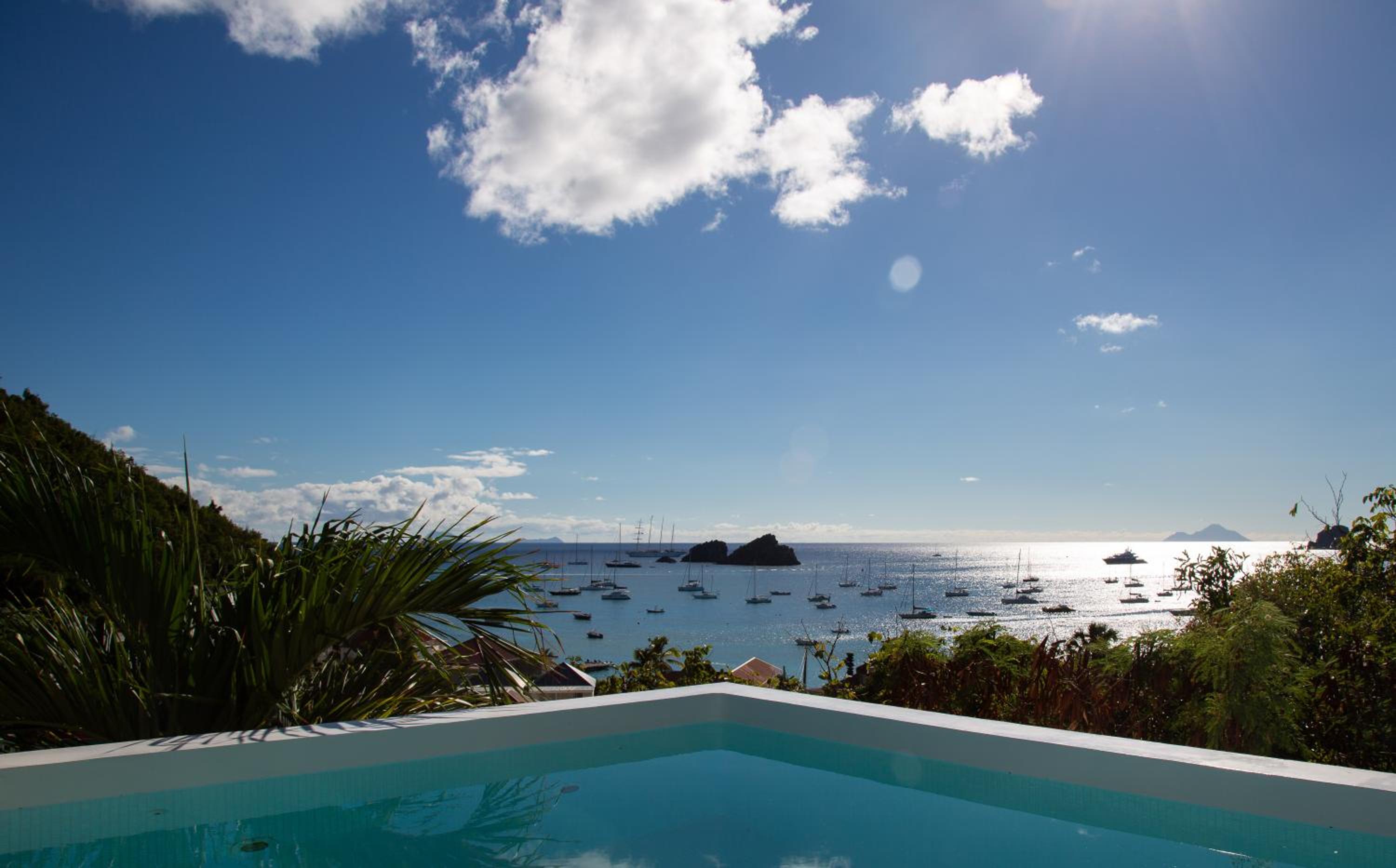 Villa AKA walking acces to beach