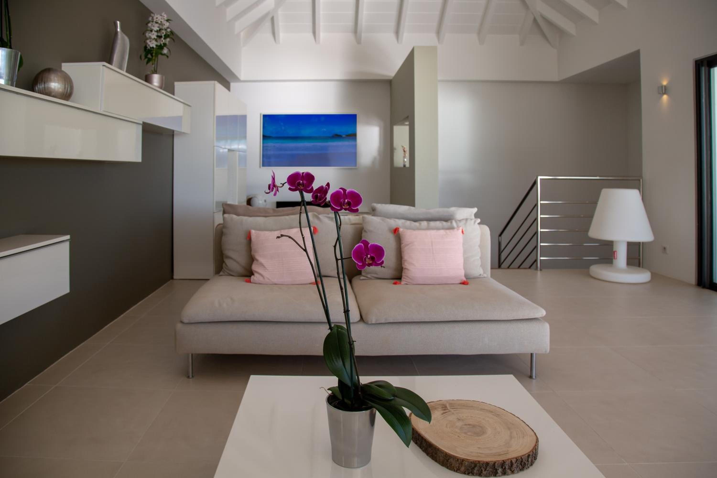 Villa AKA walking acces to beach